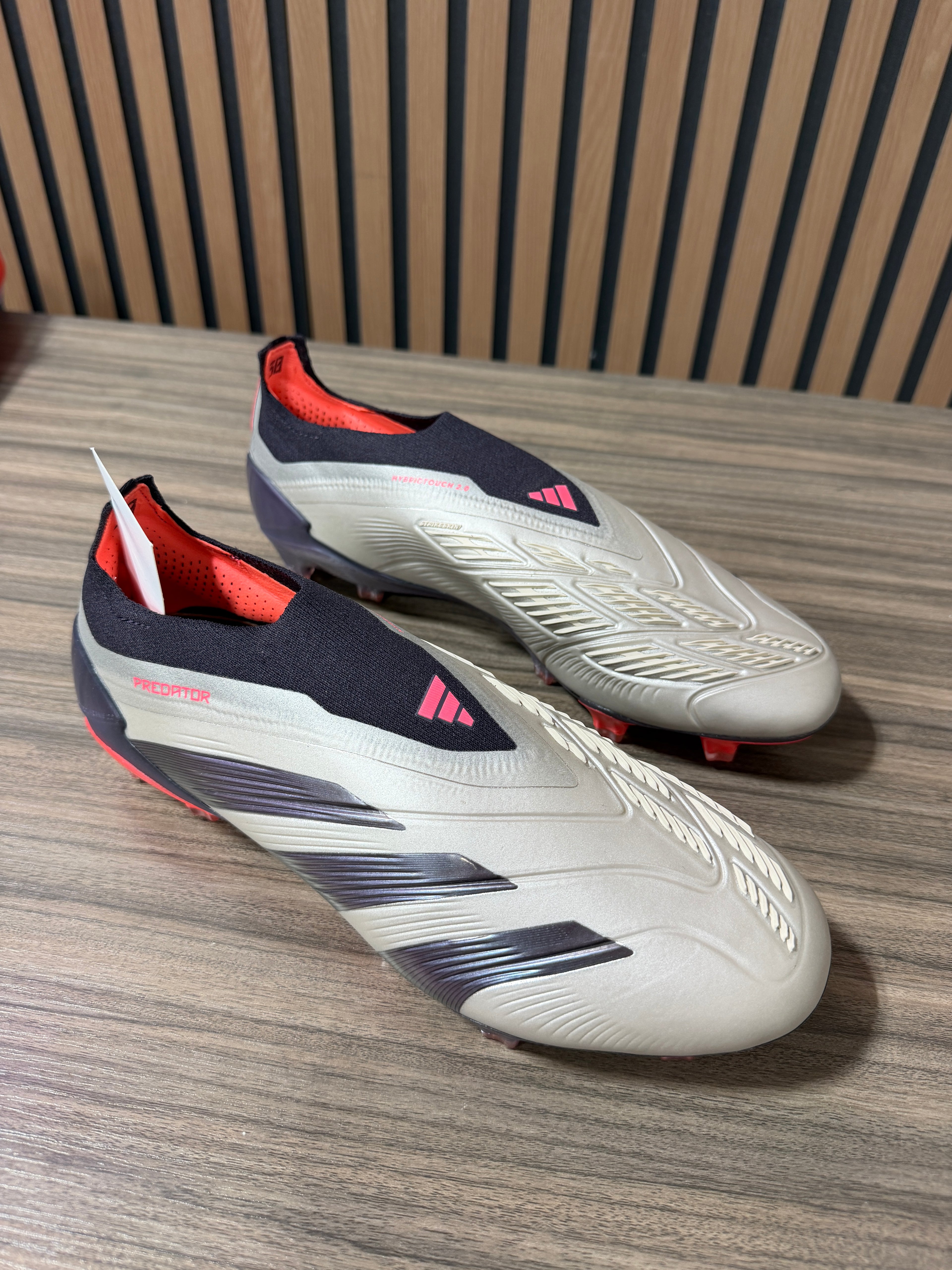 Adidas Predator Elite Laceless SG soccer cleats Sz 9