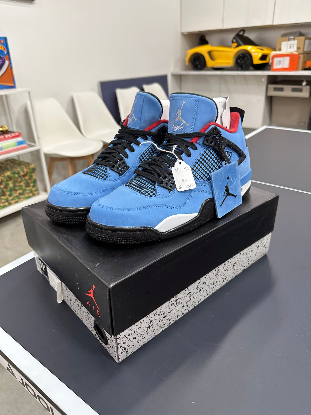 Jordan 4 Retro Travis Scott Sz 11