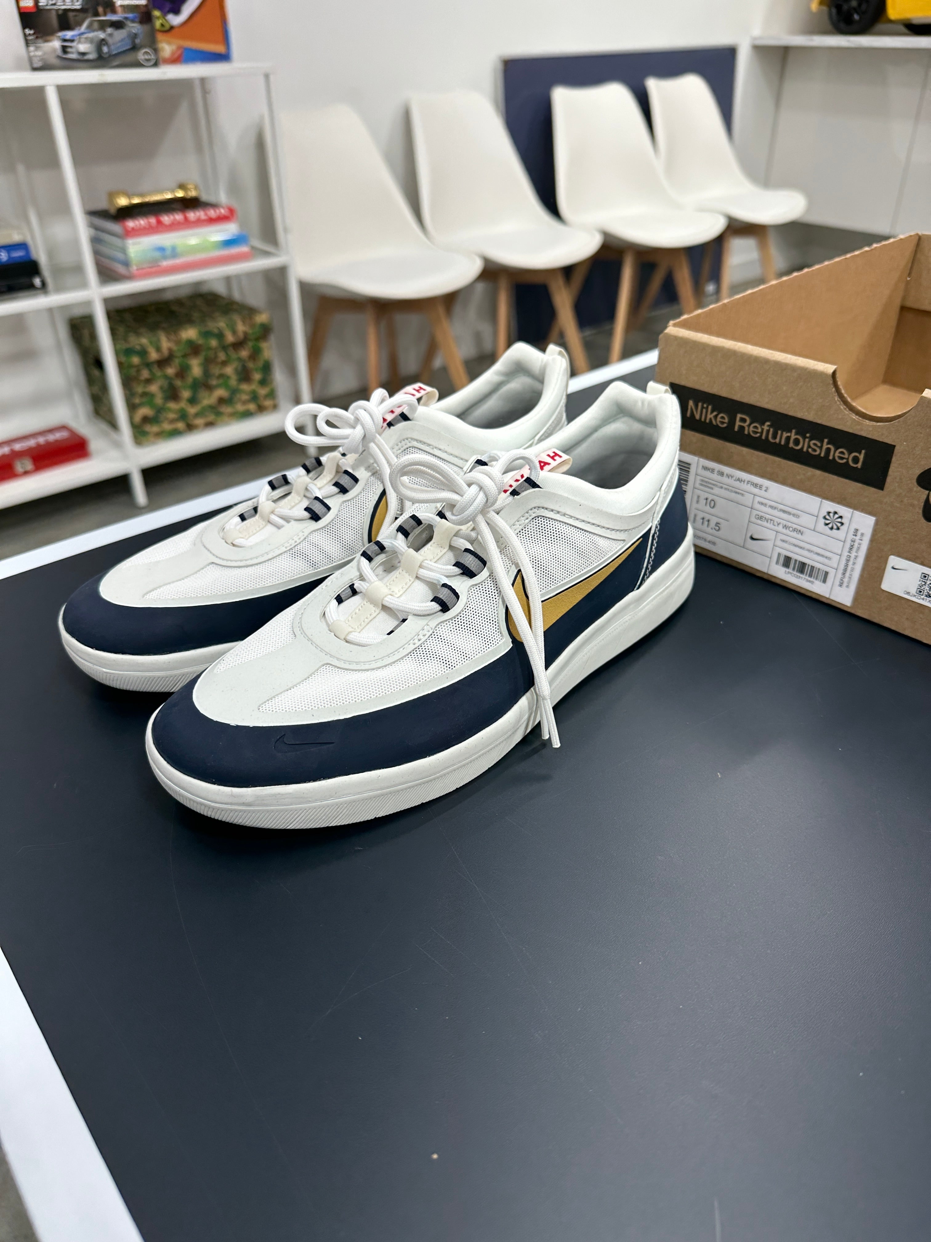 Nyah Free 2 Navy/Gold Sz 10