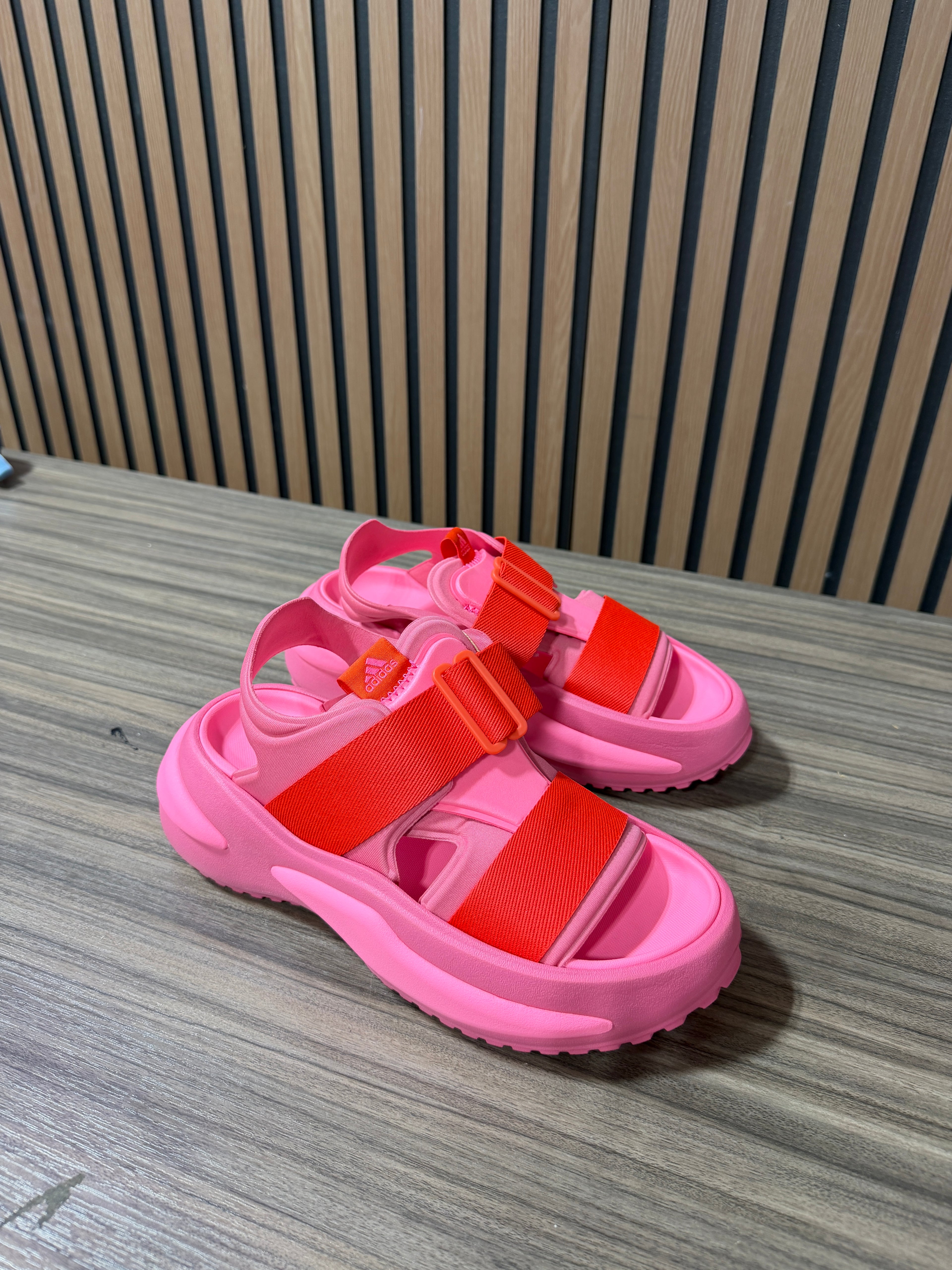 Adidas Mehana Sandals Sz 7 Womens