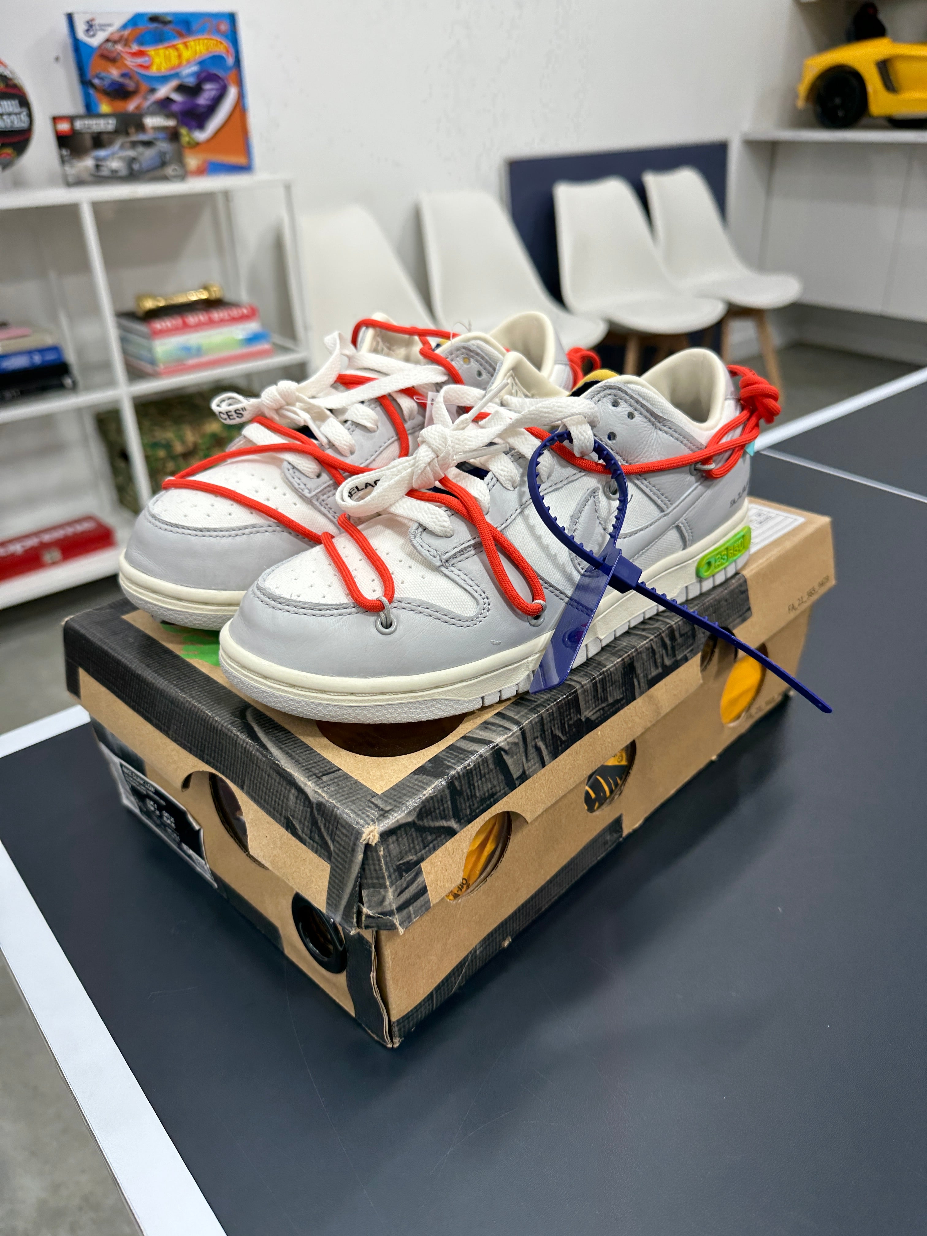 Nike Dunk Low Off-White Lot 23 Sz 7/ W8.5
