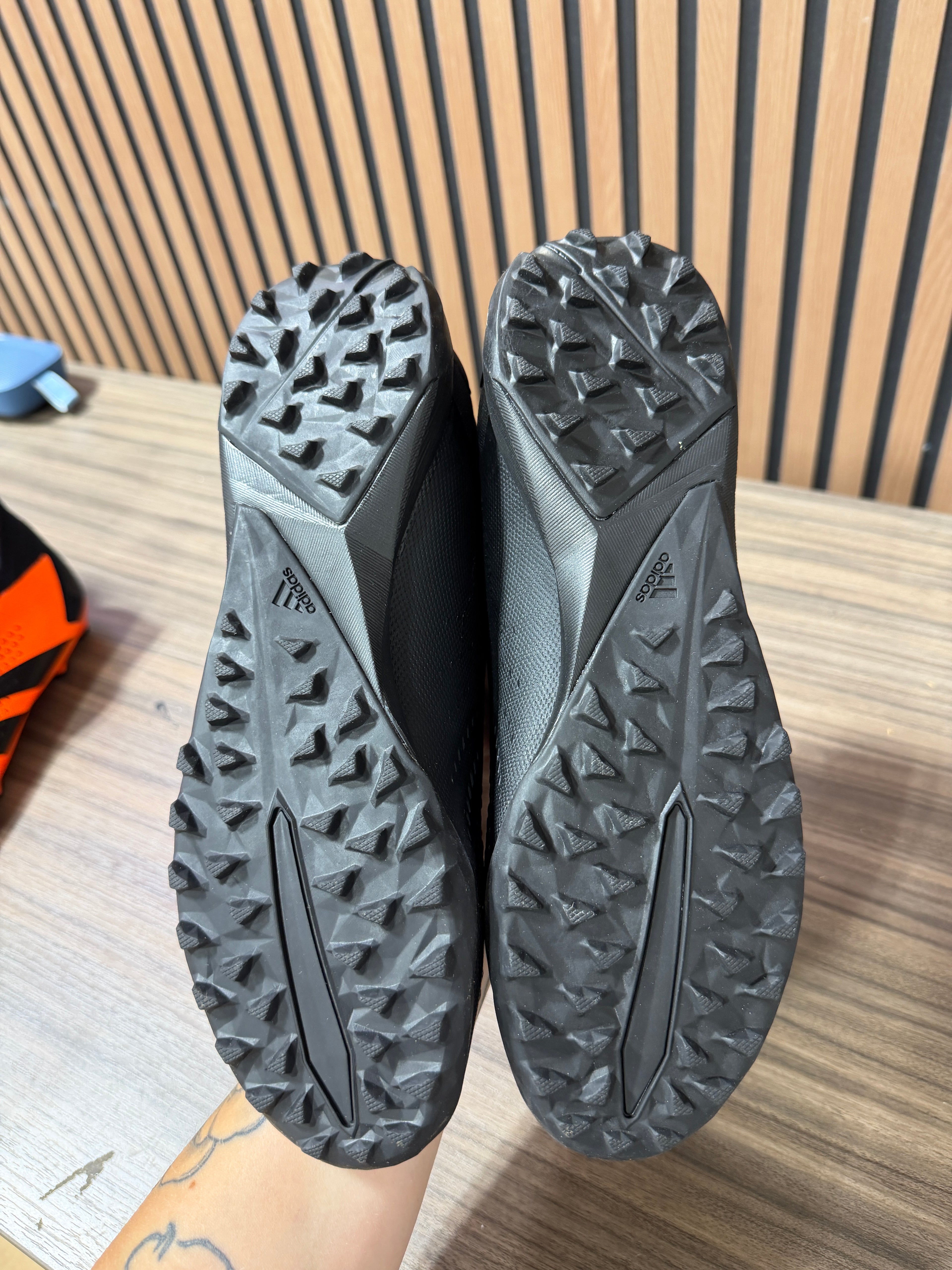 Adidas Predator Accuracy.3 Laceless soccer cleats Sz 9