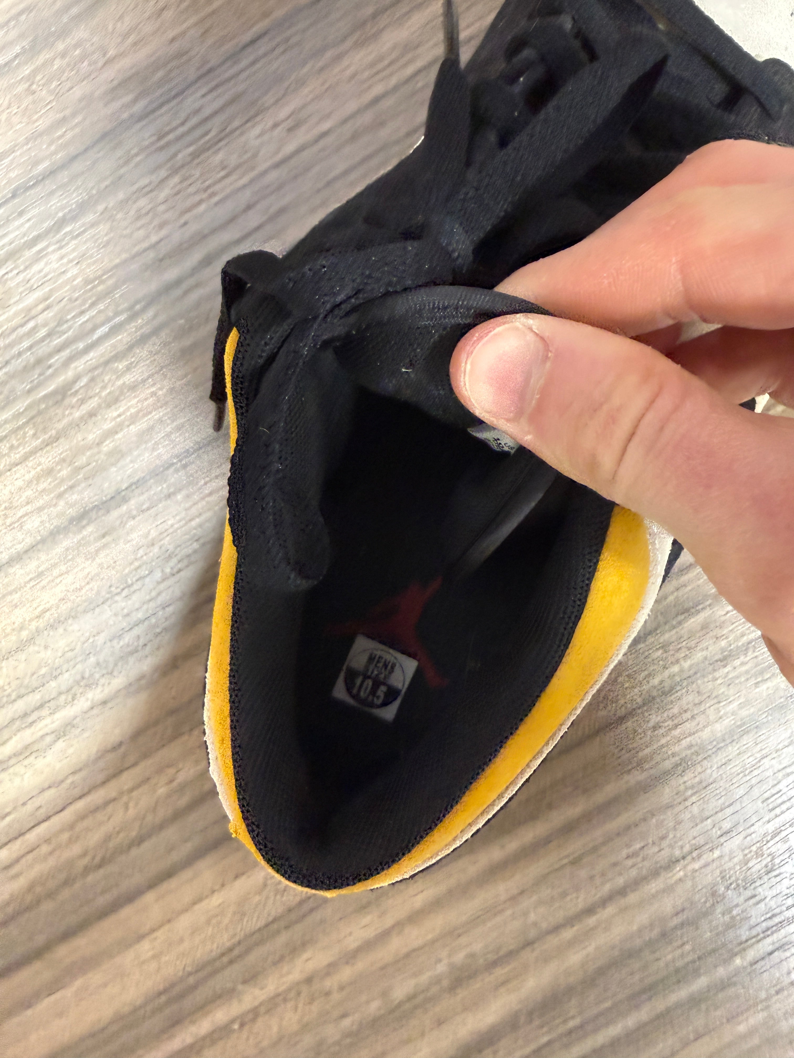 Air Jordan 1 Low 'University Gold' Sz 10.5