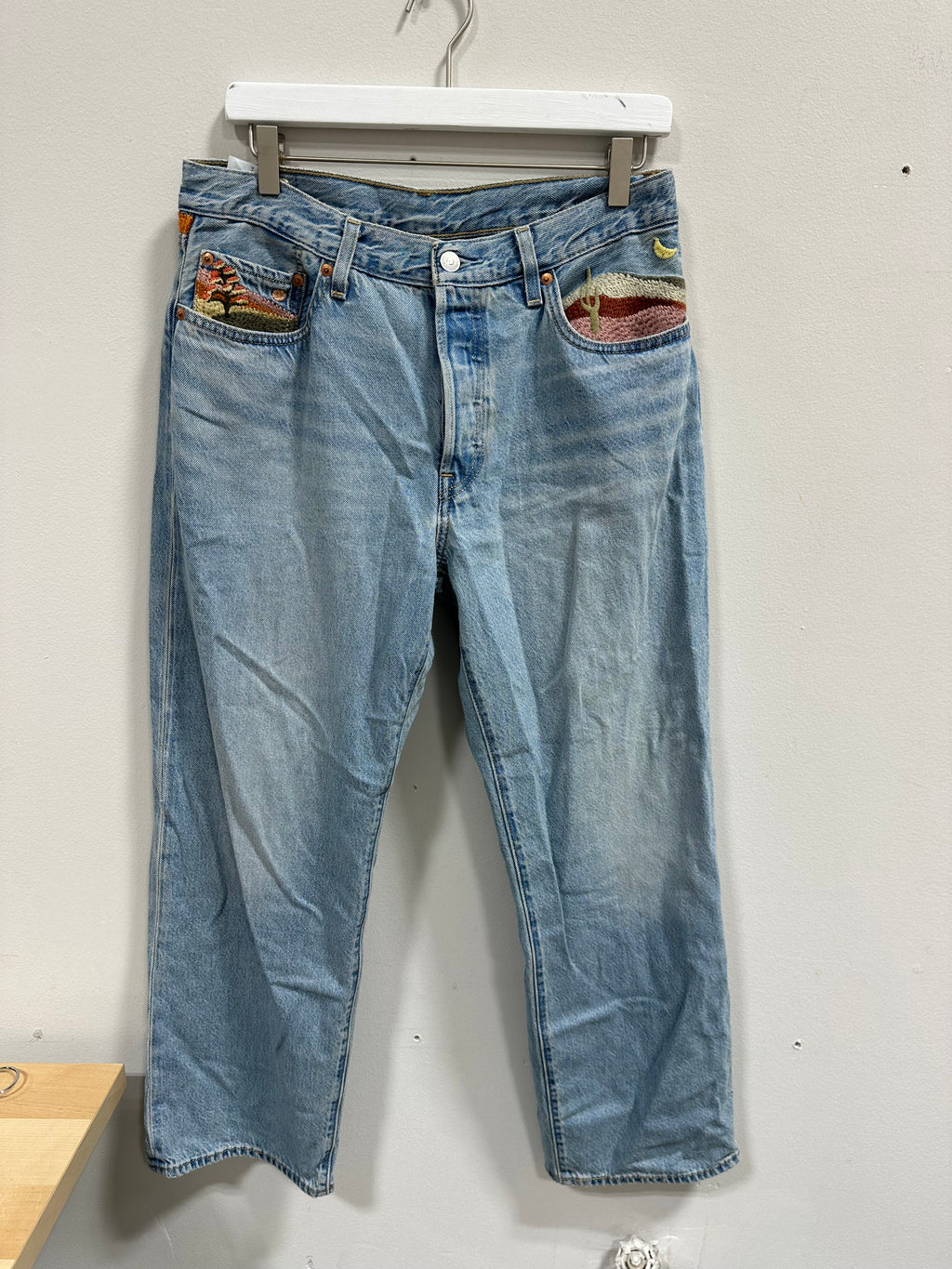 Levi's 501 '90s Ankle Embroidered Jeans Desert Utopia Light Wash Straight Leg W31