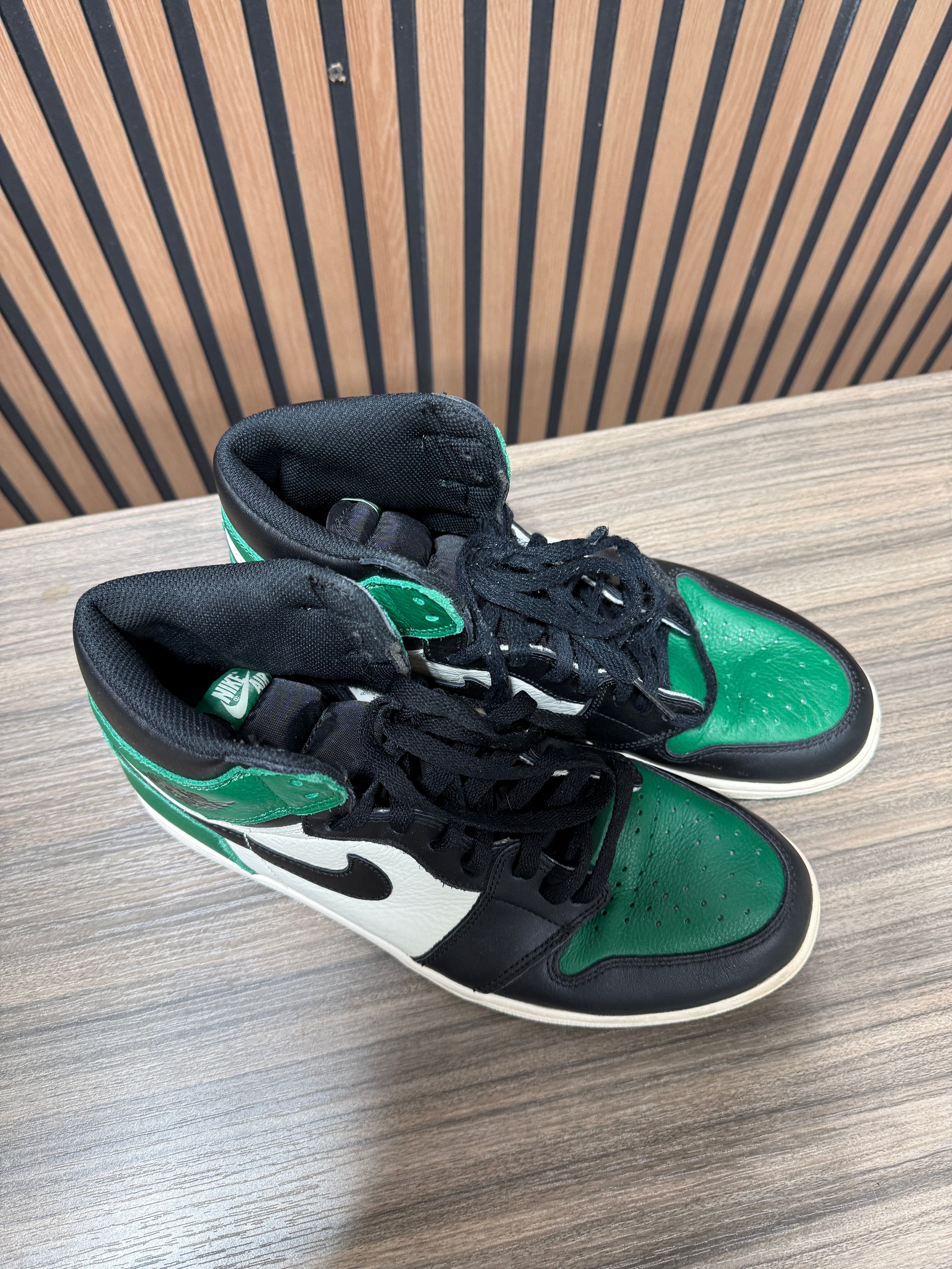 Air Jordan 1 Retro High OG 'Pine Green' Sz 10.5