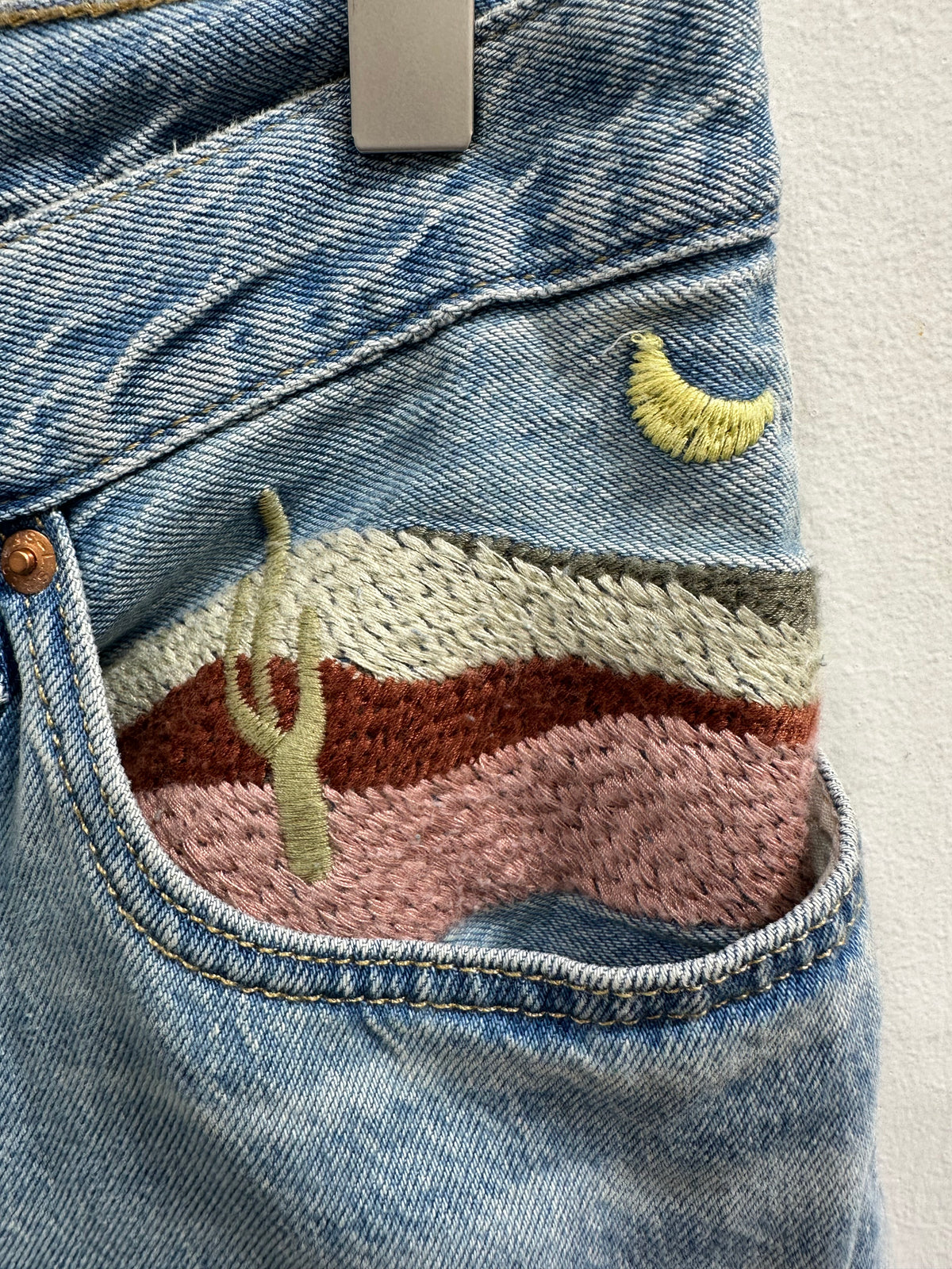 Levi's 501 '90s Ankle Embroidered Jeans Desert Utopia Light Wash Straight Leg W31