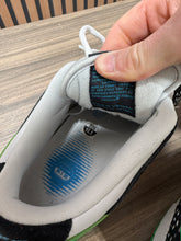 Load image into Gallery viewer, Nike Dunk Low Premium SB 'Loon' Sz 10.5
