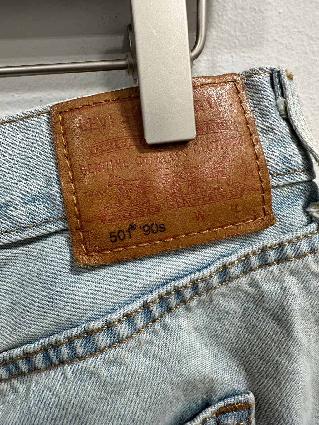 Levi's Premium 501 '90s Straight Leg Jeans Womens Size 34x30 Light Wash Button Fly