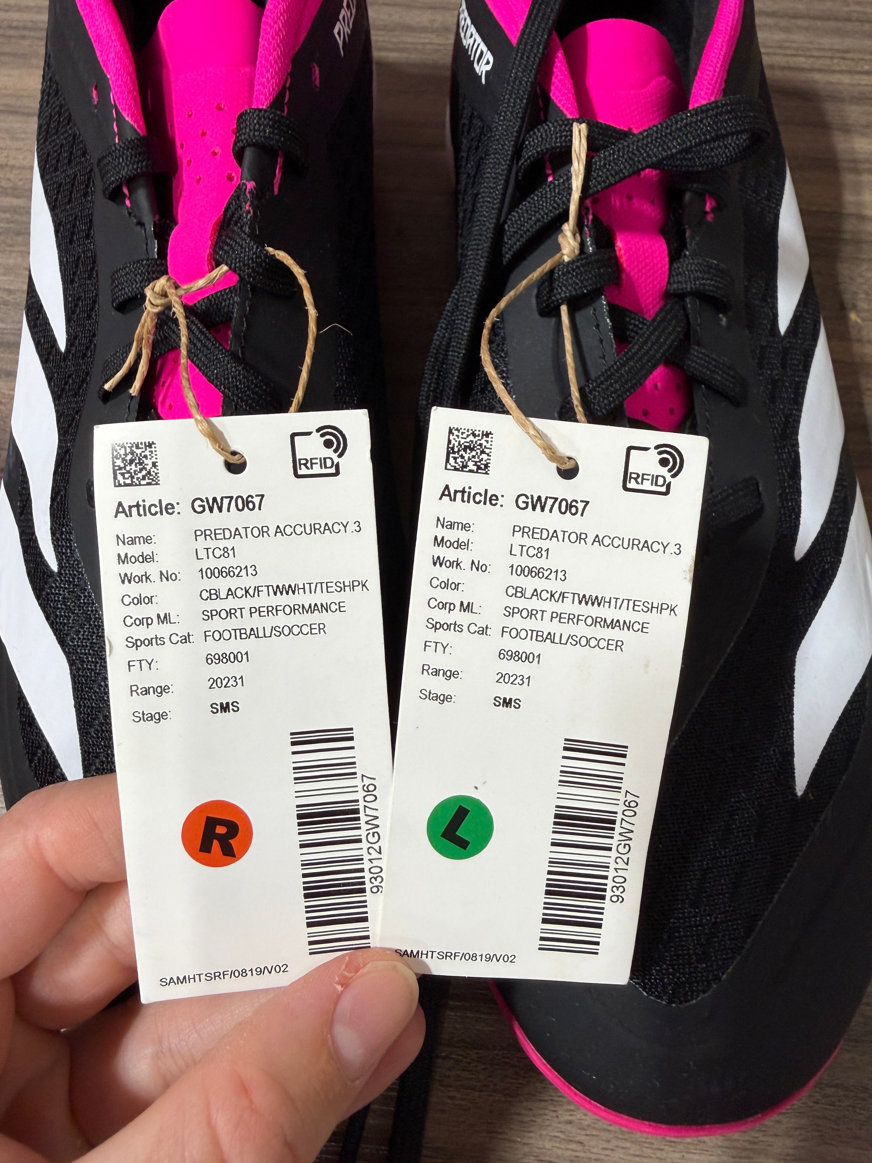 Adidas Predator Accuracy.3 Low indoor soccer shoes Sz 9
