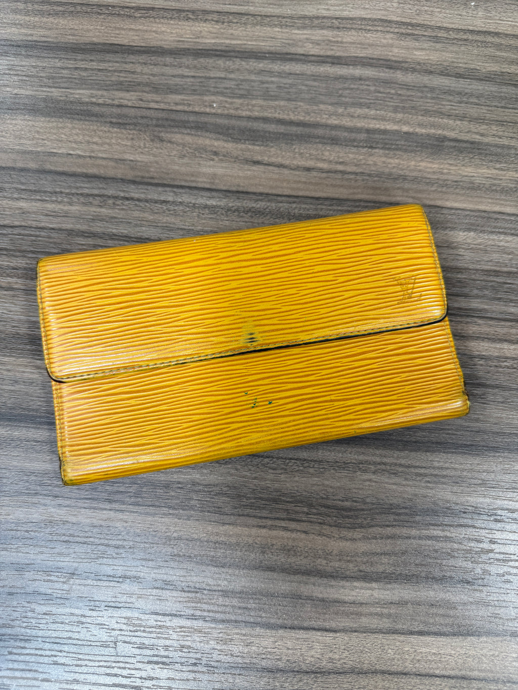 Louis Vuitton Epi Leather International Wallet