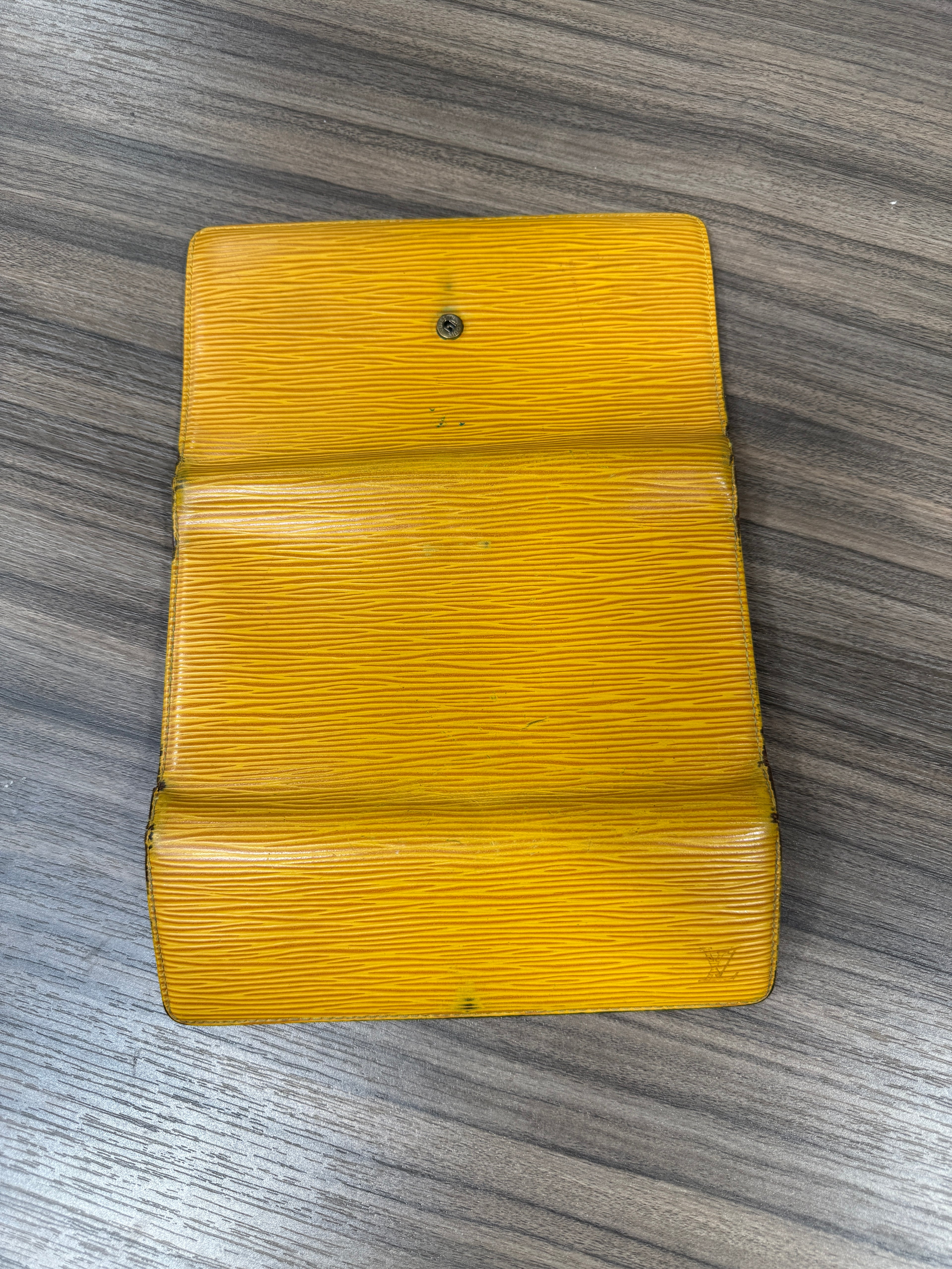 Louis Vuitton Epi Leather International Wallet