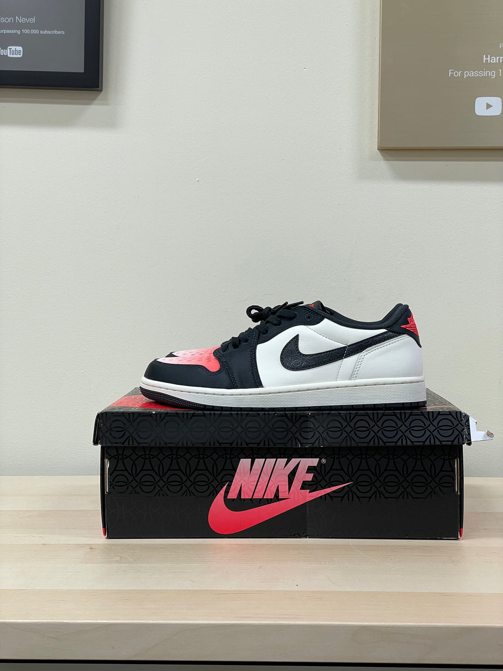 Jordan 1 Retro Low OG PSG Paris Saint-Germain Sz 10