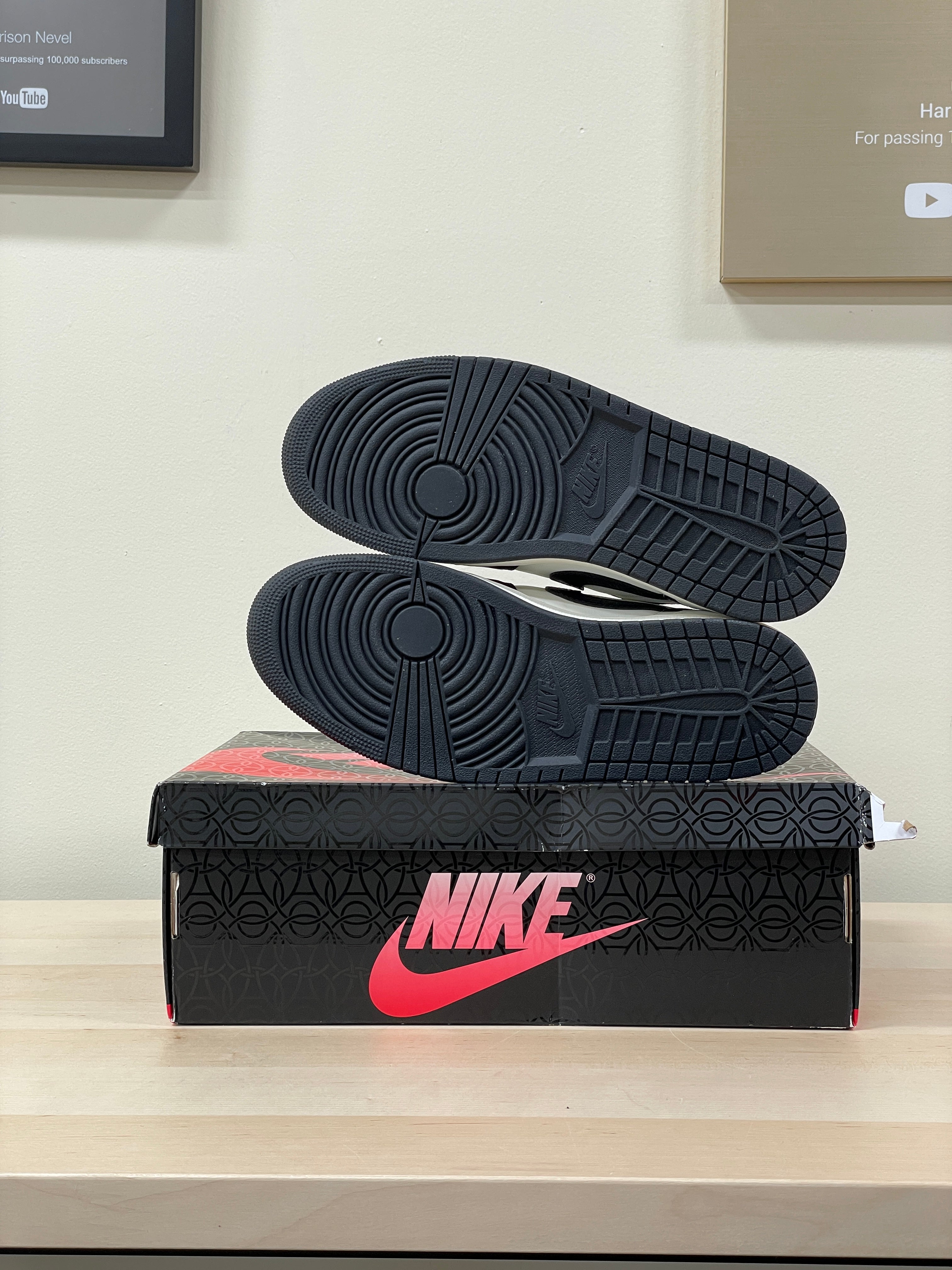 Jordan 1 Retro Low OG PSG Paris Saint-Germain Sz 10