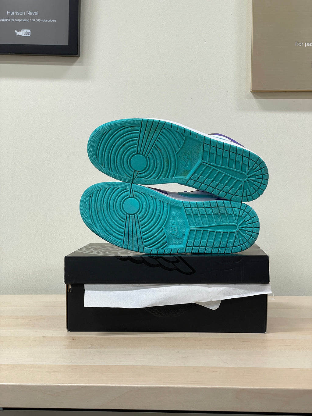 Jordan 1 Low SE Psychic Purple Hyper Jade Sz 10