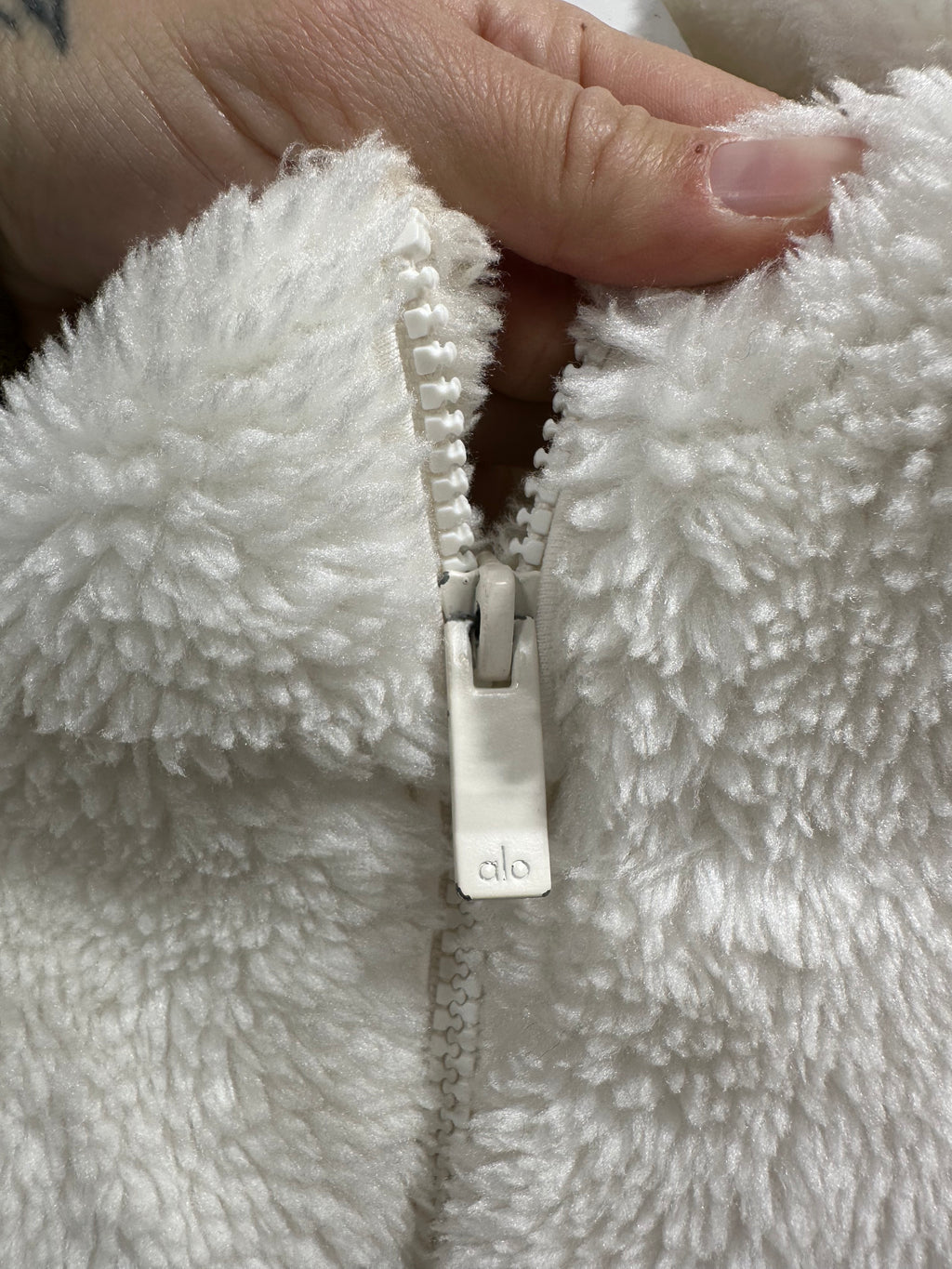Alo Yoga Foxy Sherpa Jacket Womens Medium Ivory White Removable Hood Zip