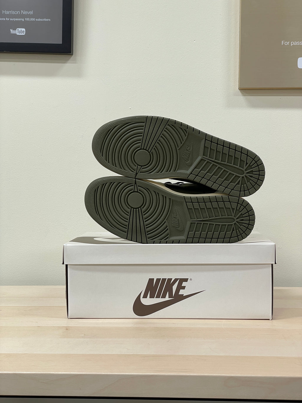 Jordan 1 Retro Low OG SP Travis Scott Medium Olive Sz 10