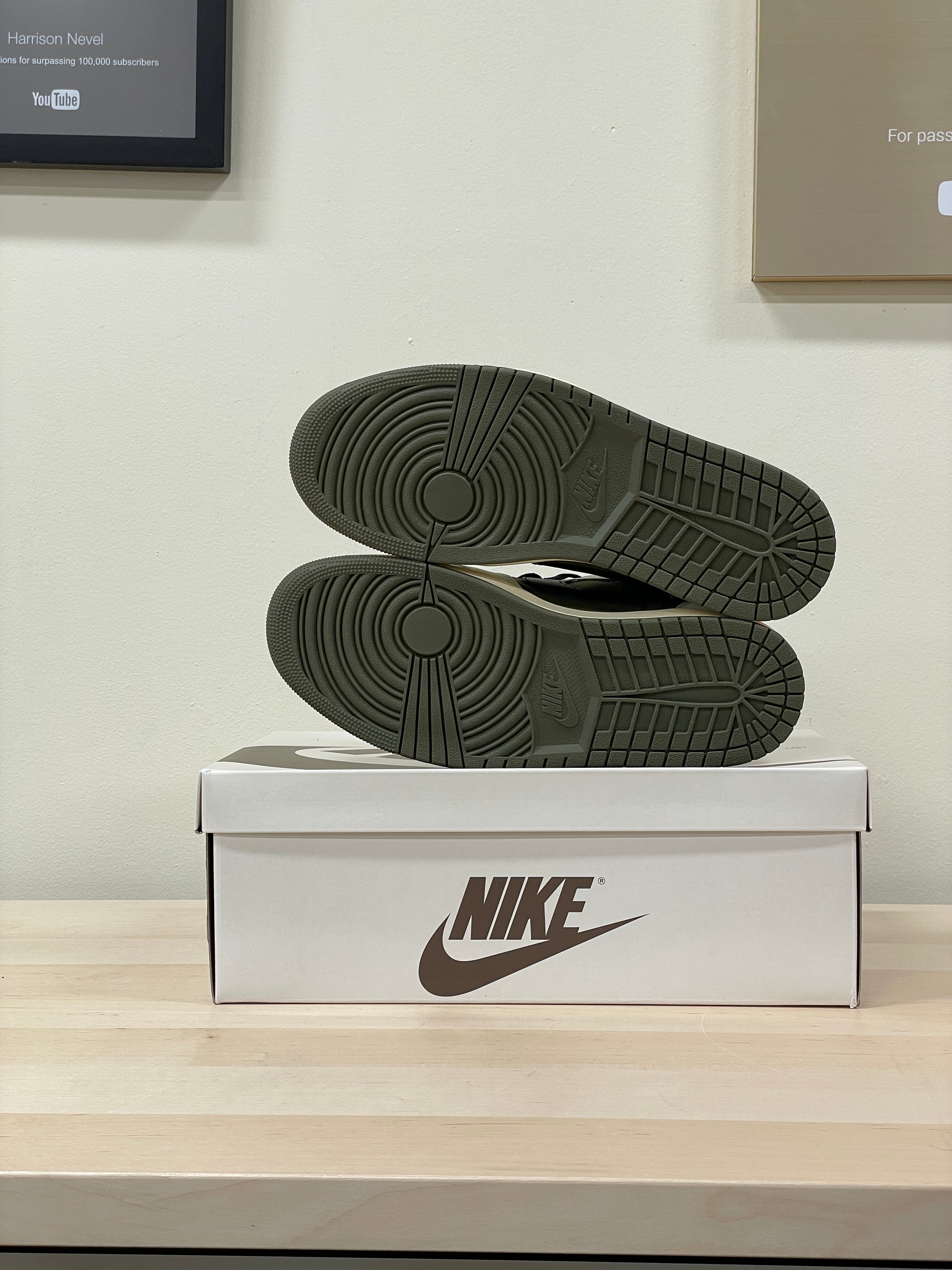 Jordan 1 Retro Low OG SP Travis Scott Medium Olive Sz 10