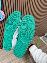 Load image into Gallery viewer, Air Jordan 1 Retro High 'Do The Right Thing' 2009 Sz 10.5 No box
