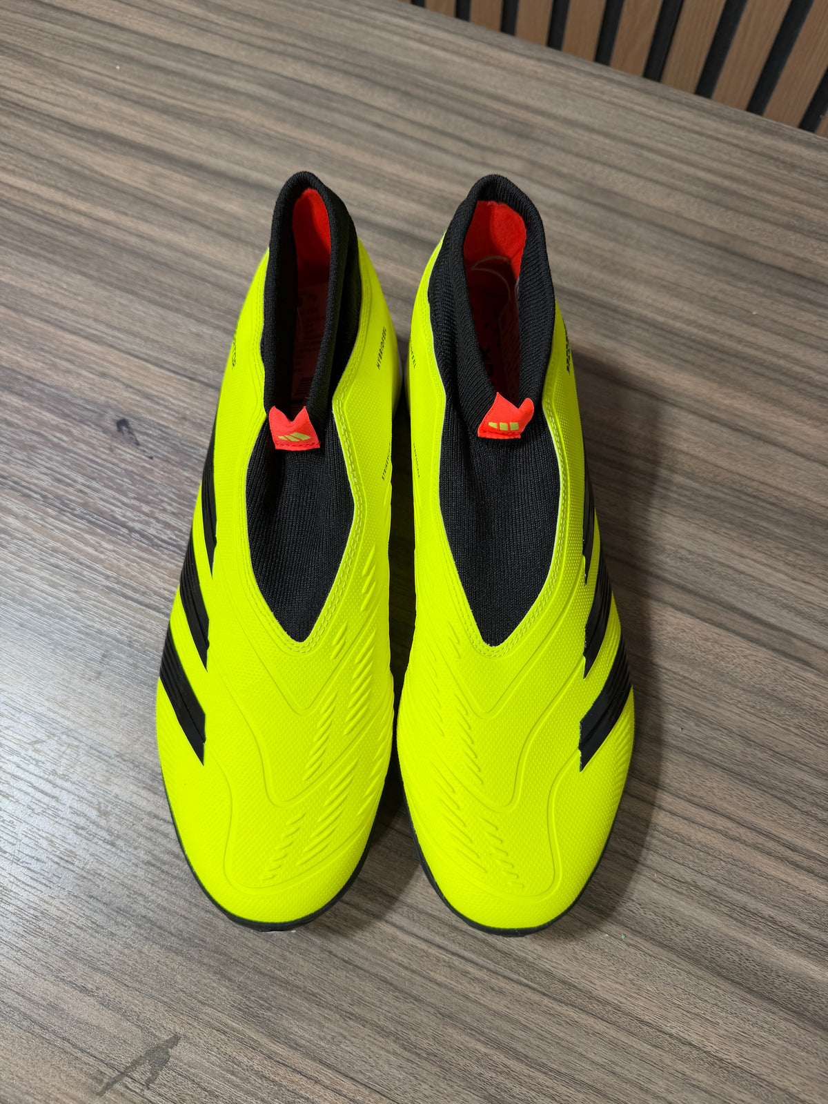 adidas Predator 24 League Laceless Turf Cleats Sz 9