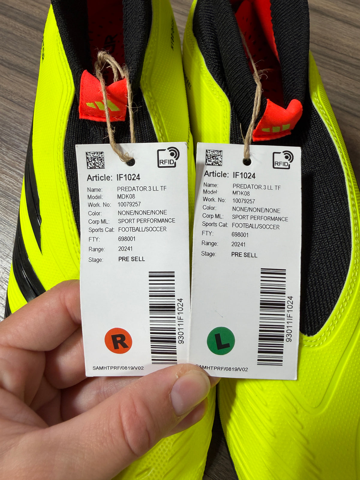 adidas Predator 24 League Laceless Turf Cleats Sz 9
