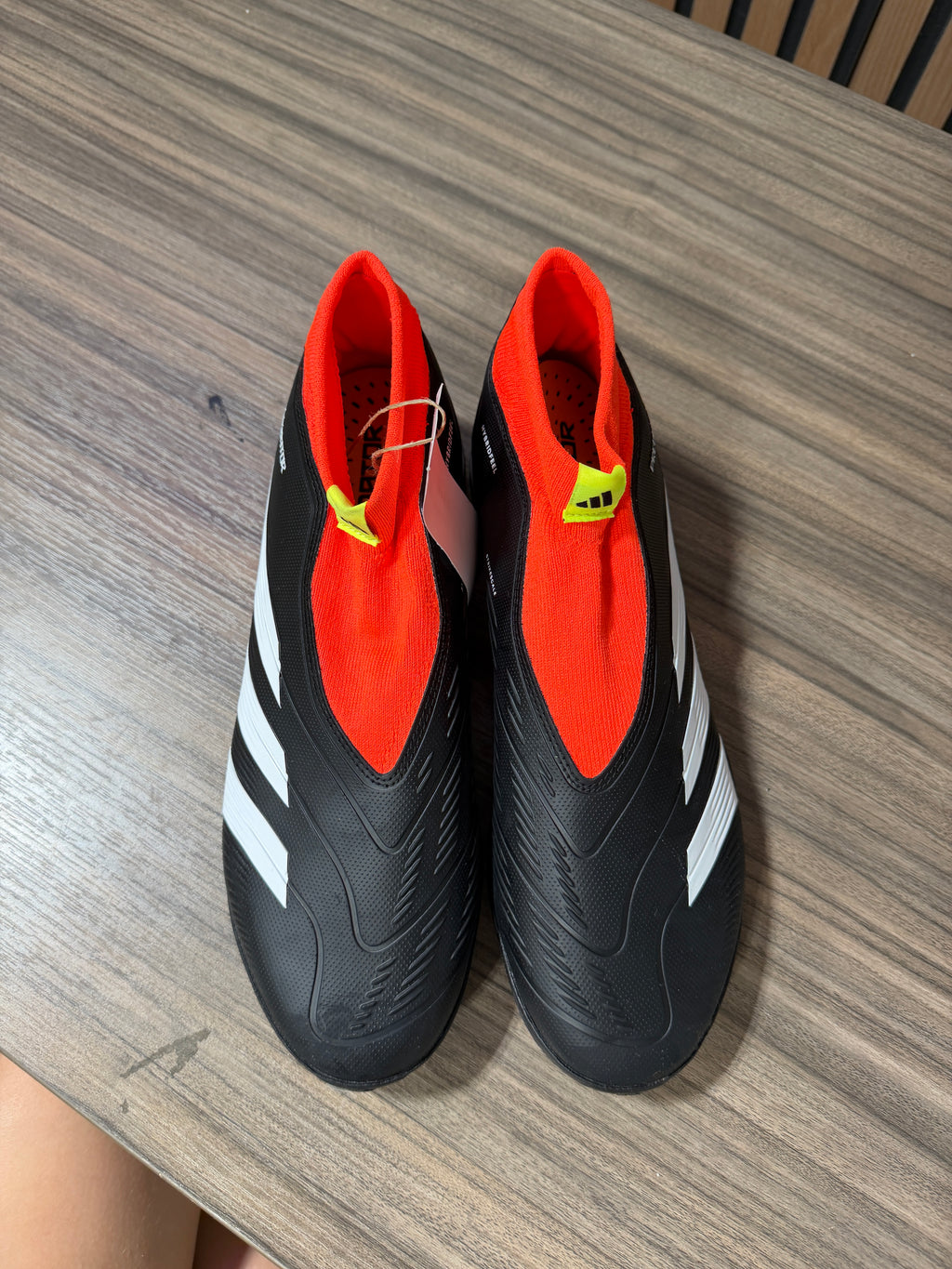 adidas Predator 24 League Laceless Turf Cleats Sz 9