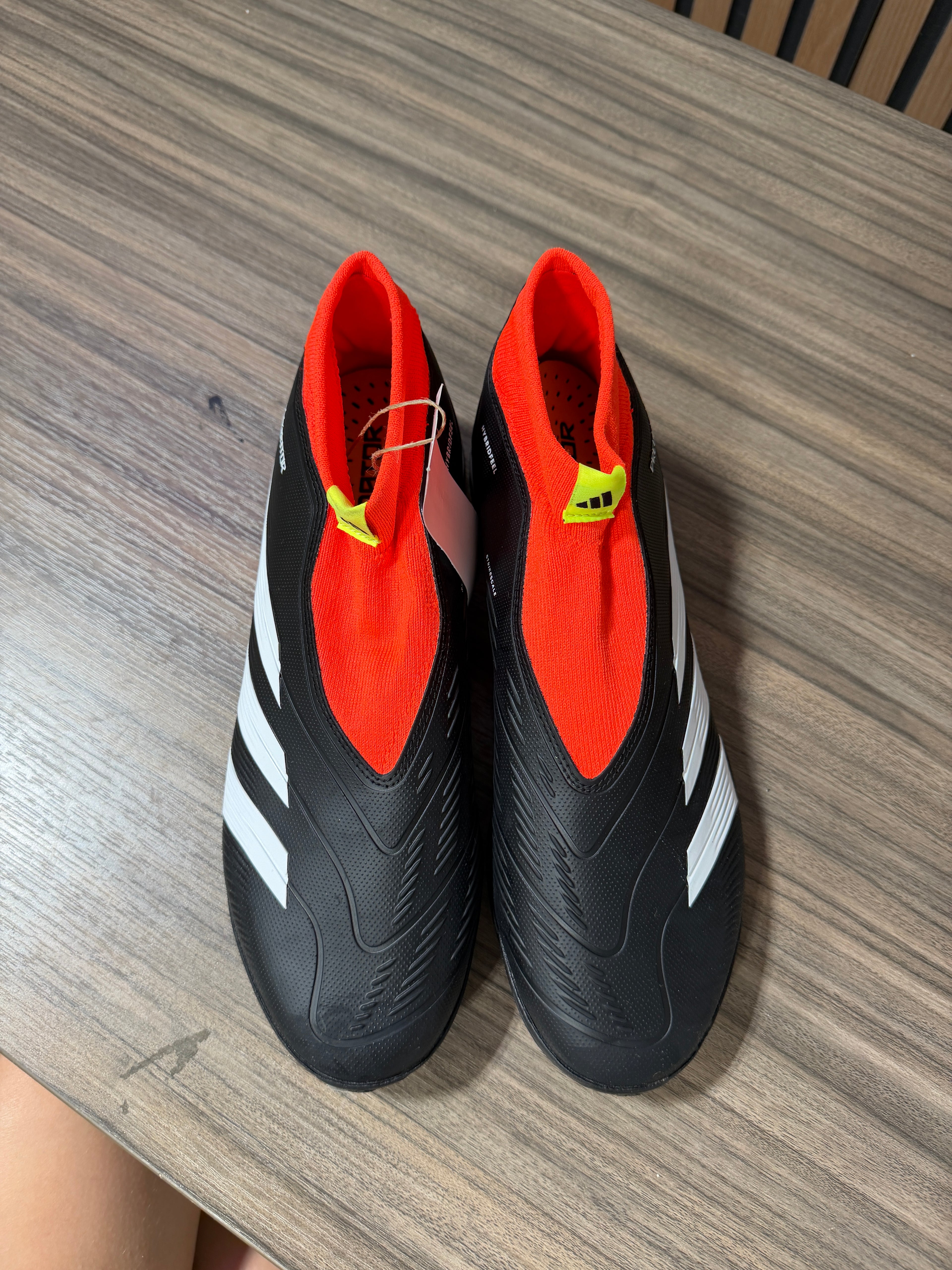 adidas Predator 24 League Laceless Turf Cleats Sz 9