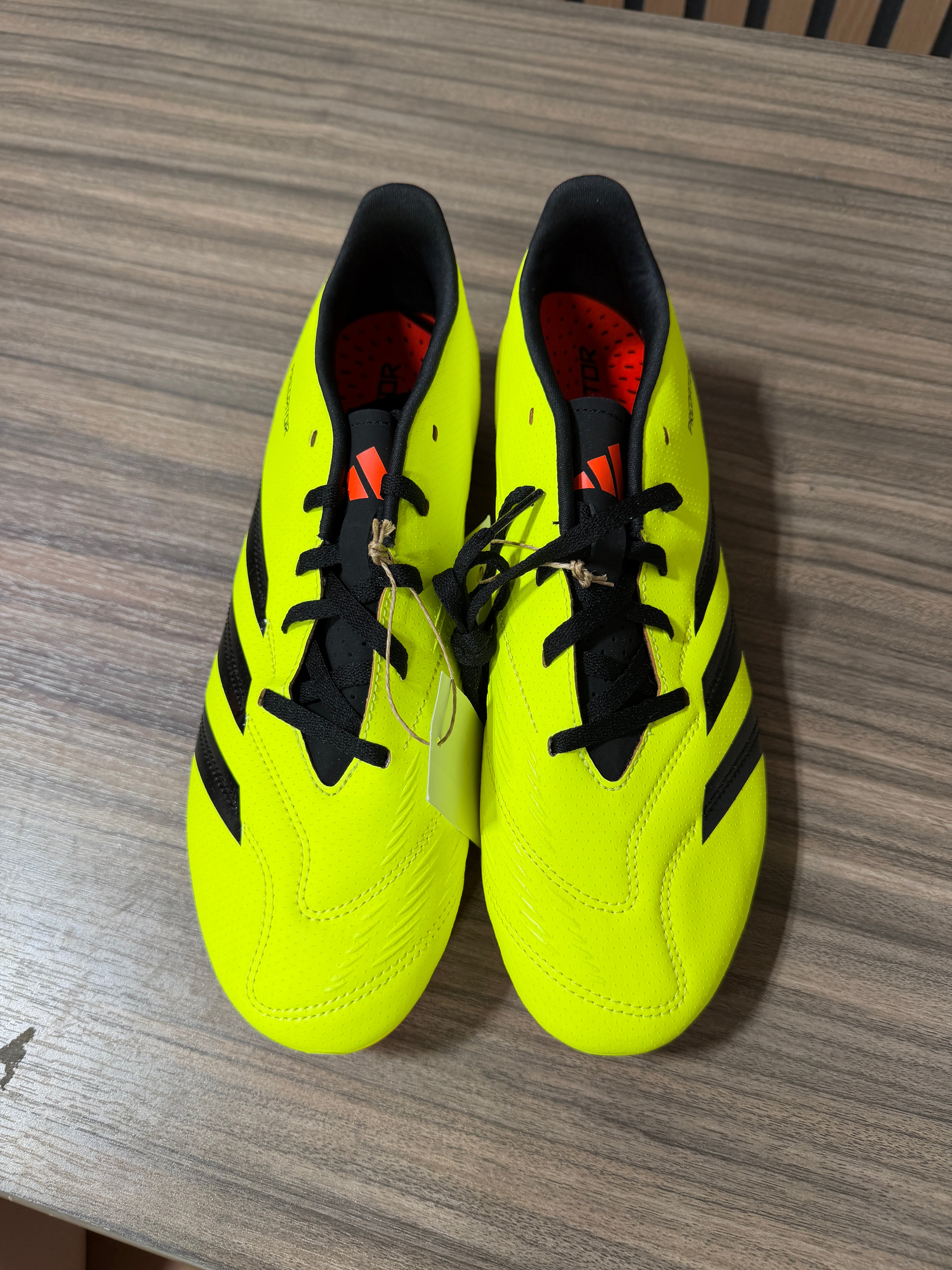 adidas Predator Club Firm Ground/Multi-Ground Soccer Cleats  Sz 9