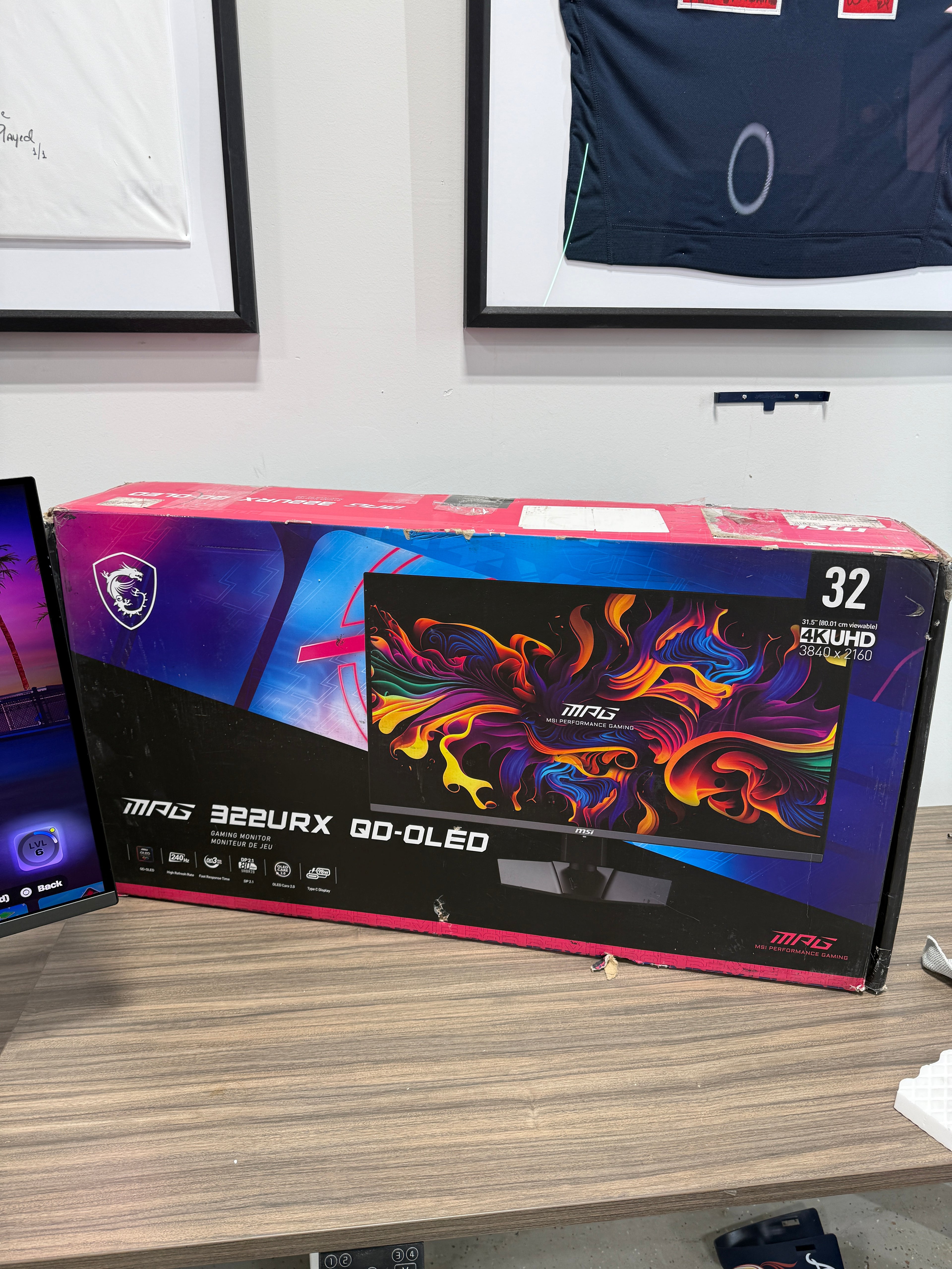 MSI 32" 240 Hz QD-OLED UHD Gaming Monitor FreeSync SEE DESCIPTION FLAWS