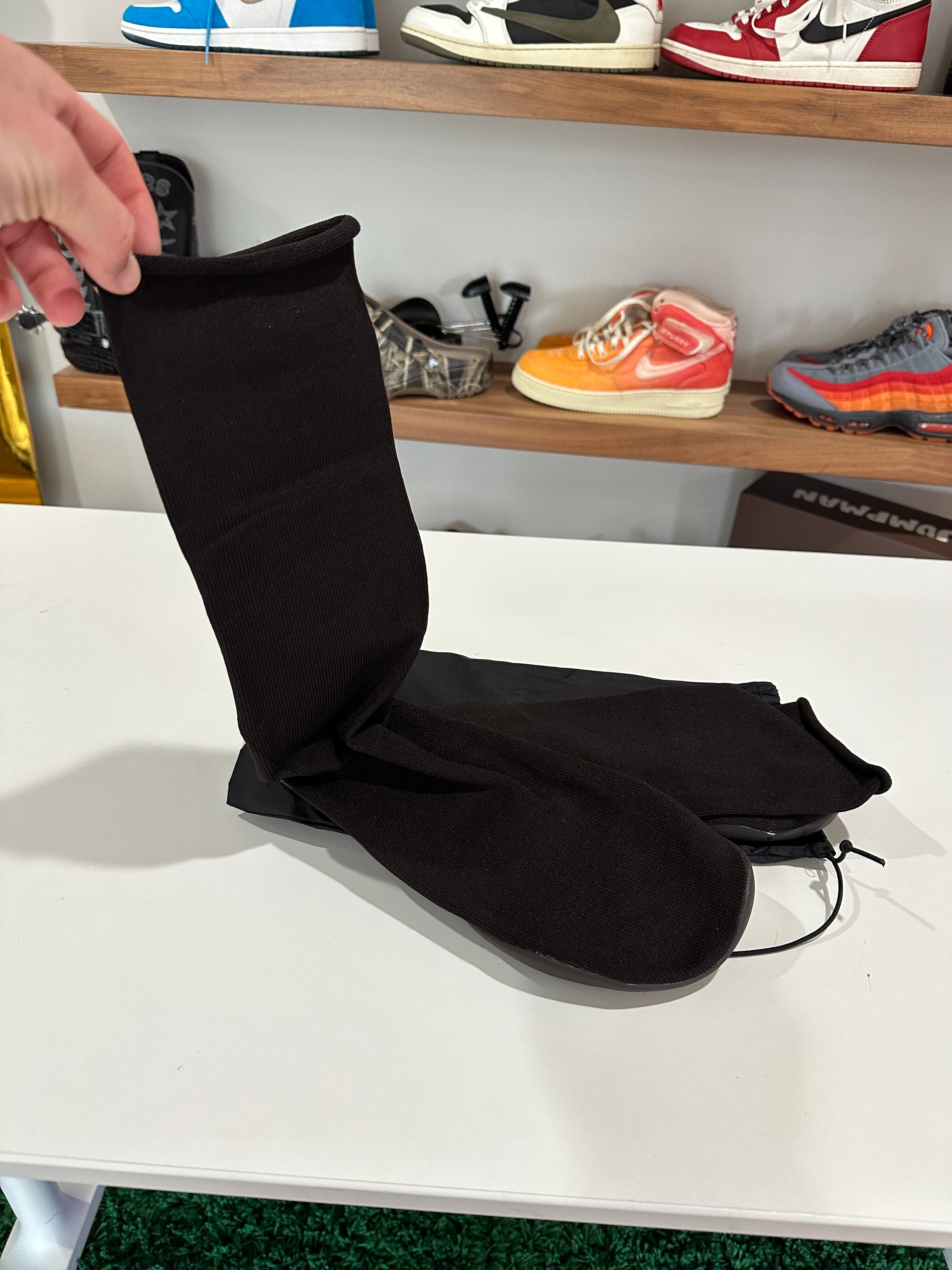 Yeezy Pods Size 3 (In stock shipping)