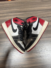 Load image into Gallery viewer, Jordan 1 Black Toe 2016 Sz 5.5y No Box
