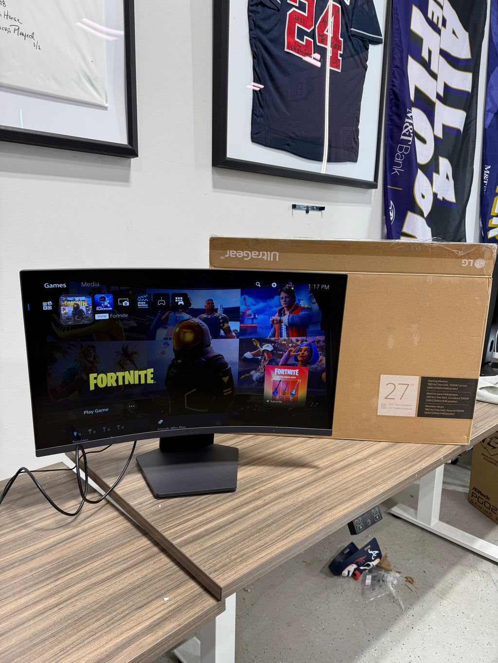 LG 27" 180 Hz VA QHD Gaming Monitor FreeSync (AMD Adaptive Sync) sRGB 99% (CIE1931) UltraGear 27GS60QC-B