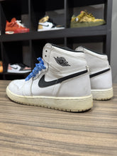 Load image into Gallery viewer, Jordan 1 High Yin Yang Sz 5.5y No box
