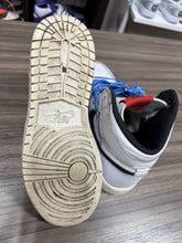 Load image into Gallery viewer, Jordan 1 High Yin Yang Sz 5.5y No box

