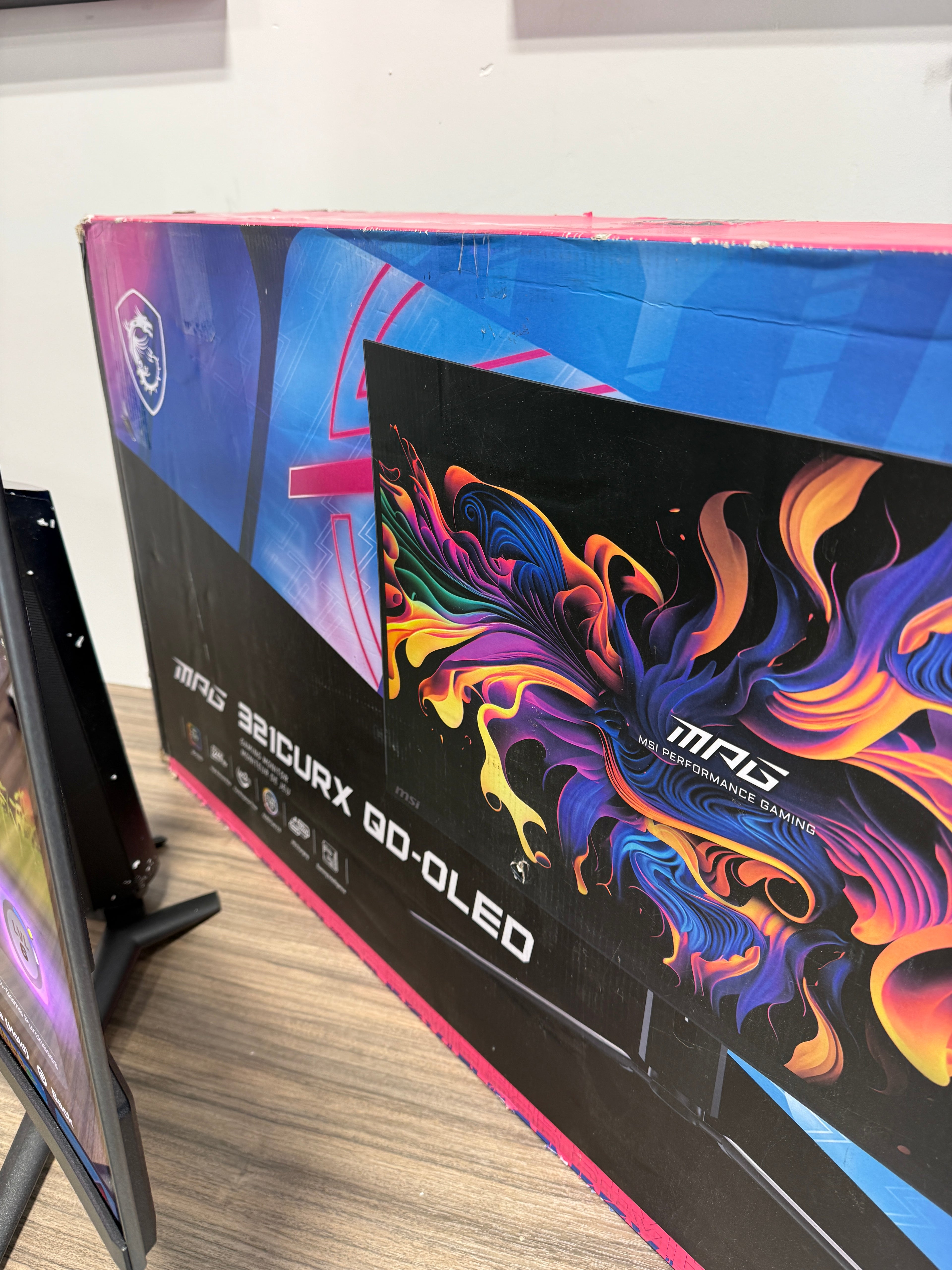 MSI 32" 240 Hz OLED UHD Gaming Monitor Adaptive Sync MPG 321CURX QD-OLED