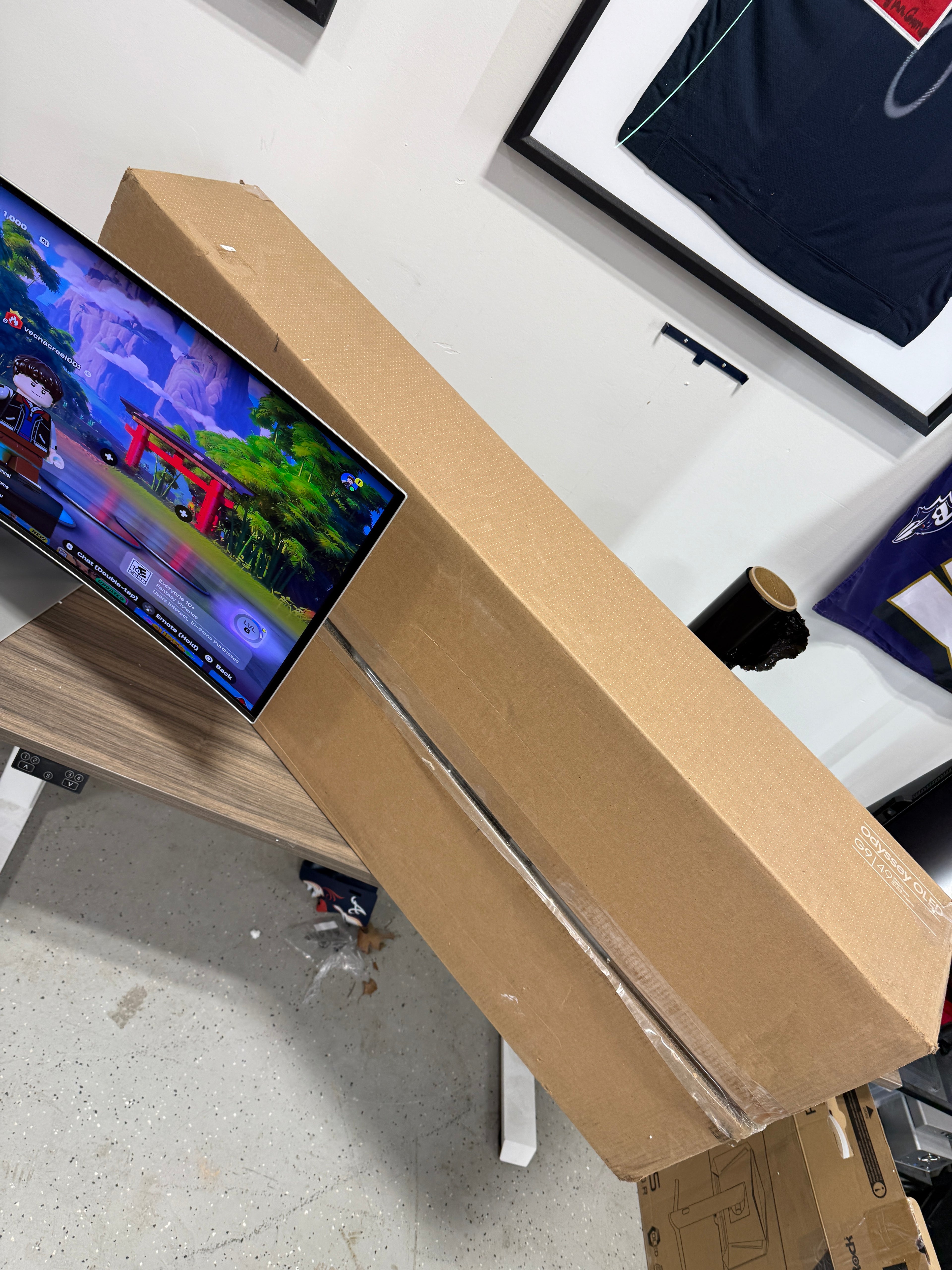 SAMSUNG 34" 175 Hz OLED UWQHD Gaming Monitors FreeSync SMALL SCRATC