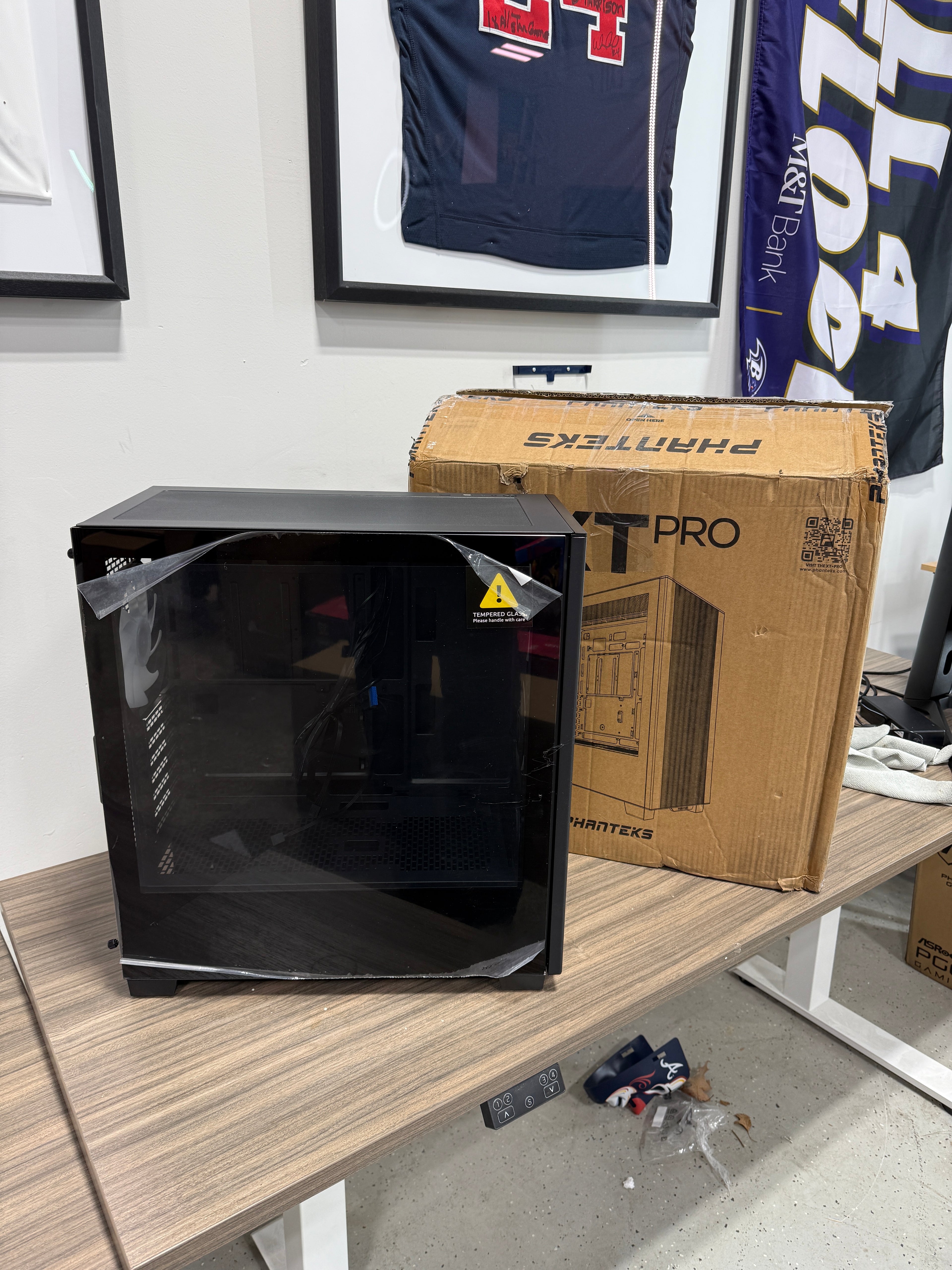 Phanteks XT Pro Ultra, Mid-Tower Gaming Chassis, 4x M25-140 Fans Included, High Airflow Performance Mesh, Tempered Glass Window, USB-C 3.2 Gen2, Black