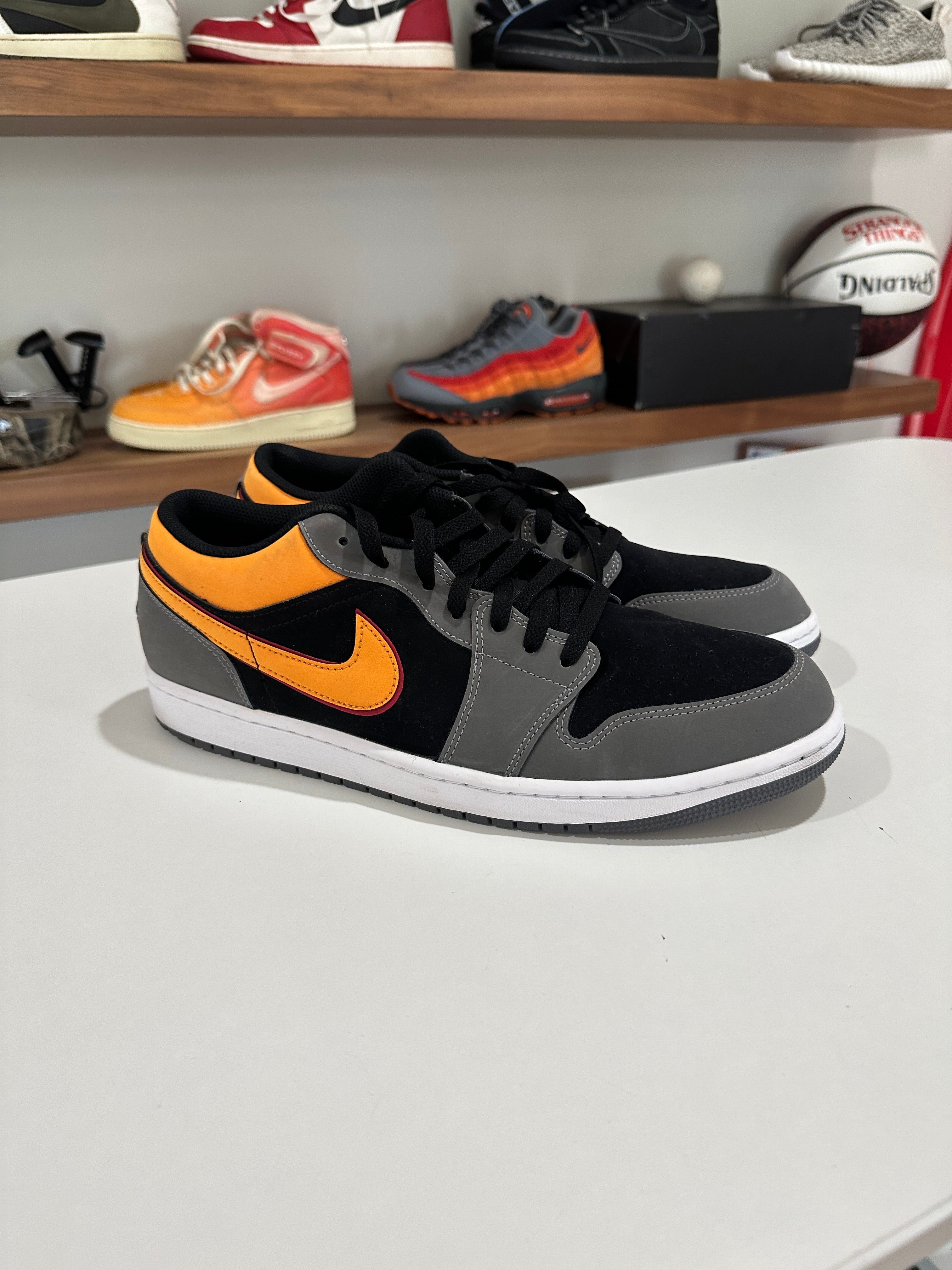 Jordan 1 Low SE Light Graphite Vivid Orange Sz 13 NO BOX