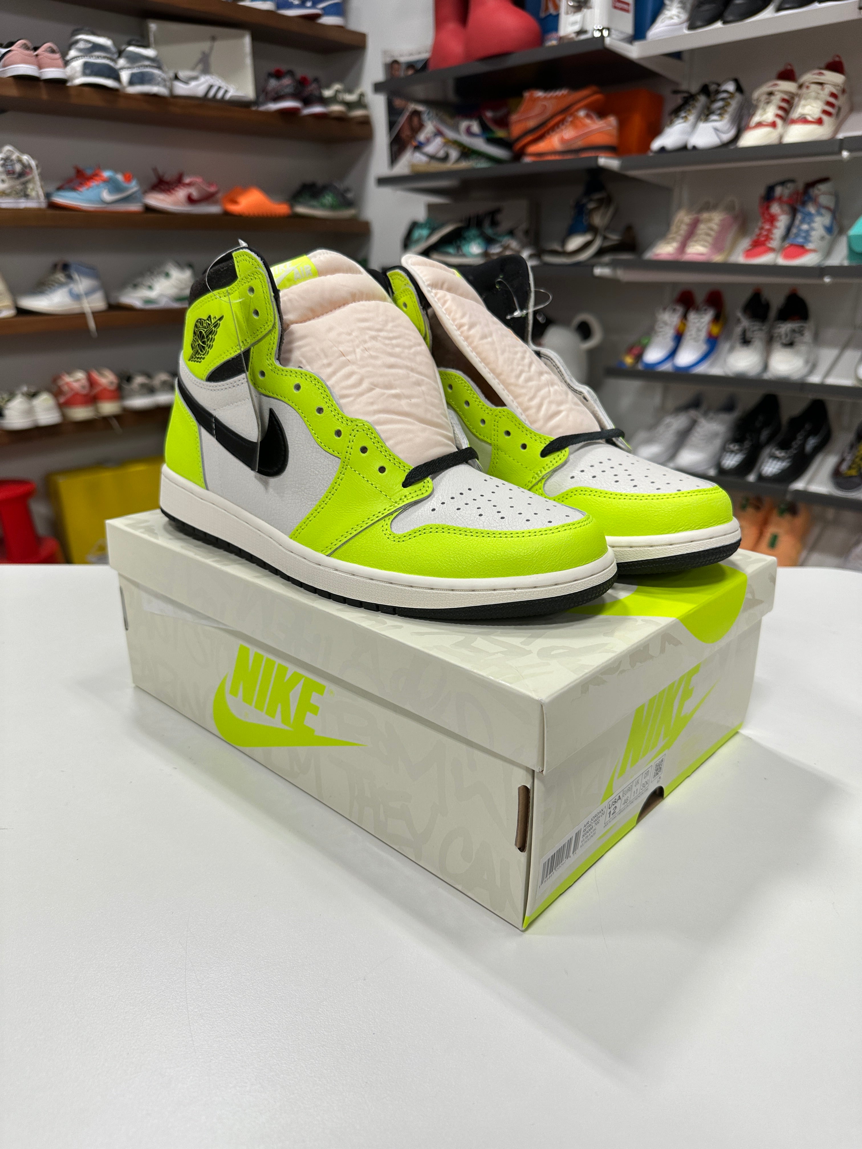 Jordan 1 Retro High OG Visionaire Sz 12