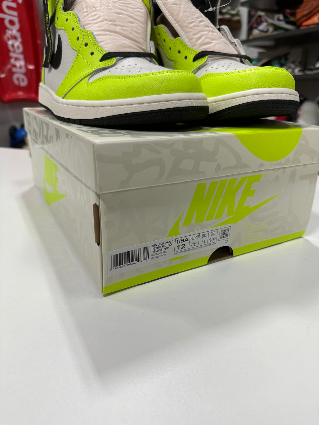 Jordan 1 Retro High OG Visionaire Sz 12