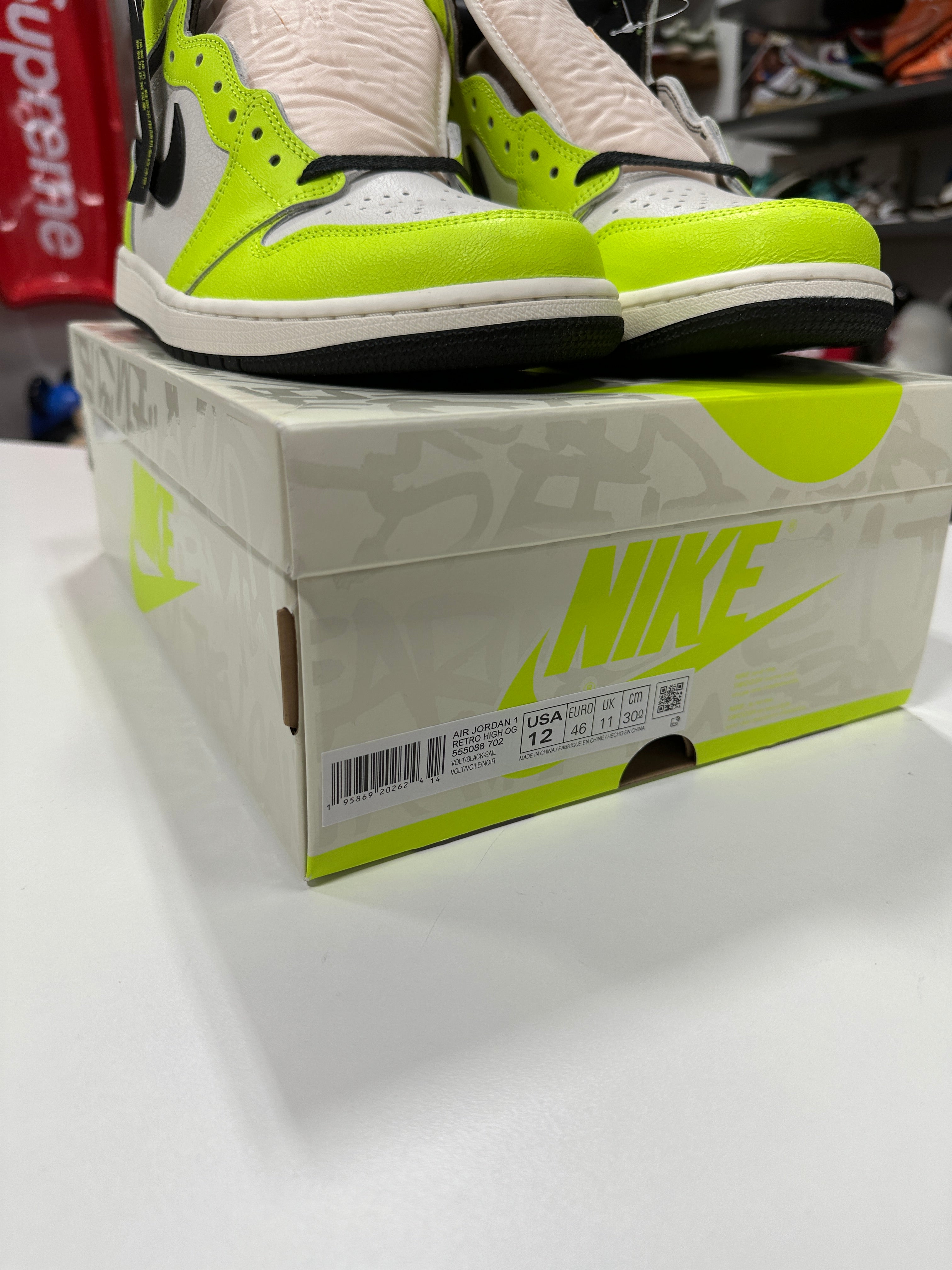 Jordan 1 Retro High OG Visionaire Sz 12