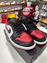 Load image into Gallery viewer, Jordan 1 Low Bred Toe Sz 12
