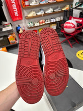 Load image into Gallery viewer, Jordan 1 Low Bred Toe Sz 12
