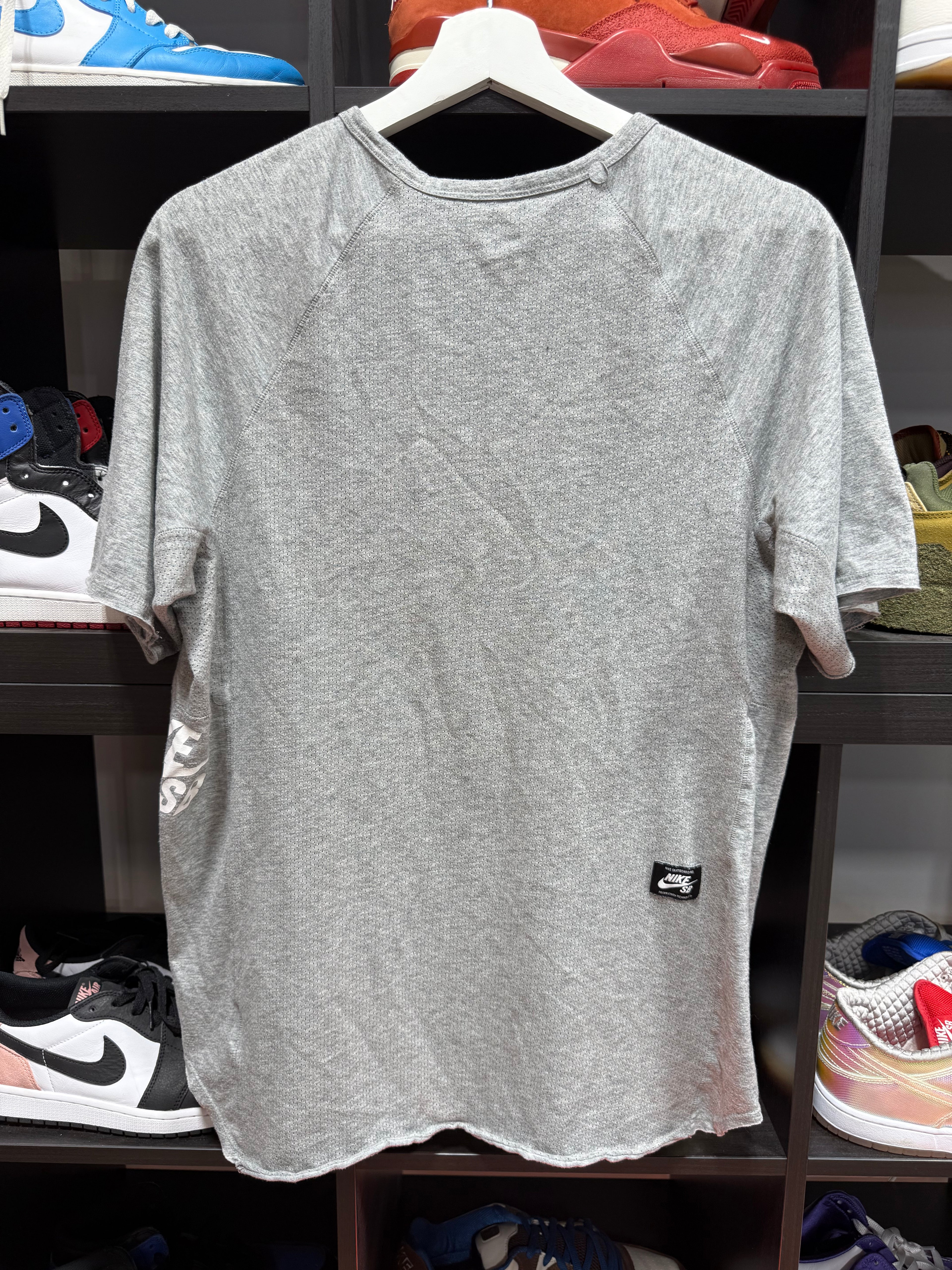 Vintage Nike SB T-Shirt Grey Sz M