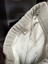 Load image into Gallery viewer, Essentials 1977 Sweat Pants Sz M
