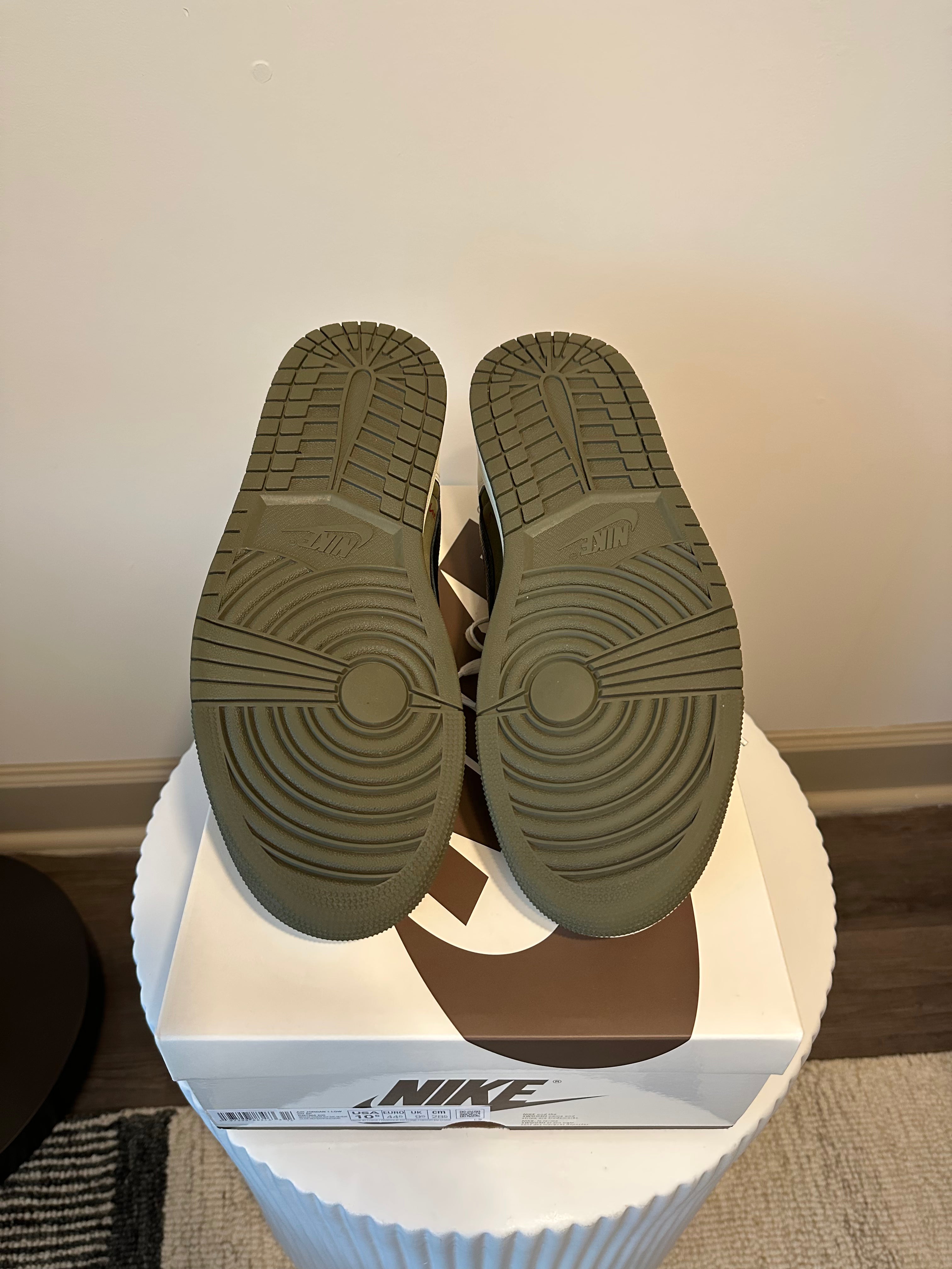 Jordan 1 Retro Low OG SP Travis Scott Medium Olive Sz 10.5