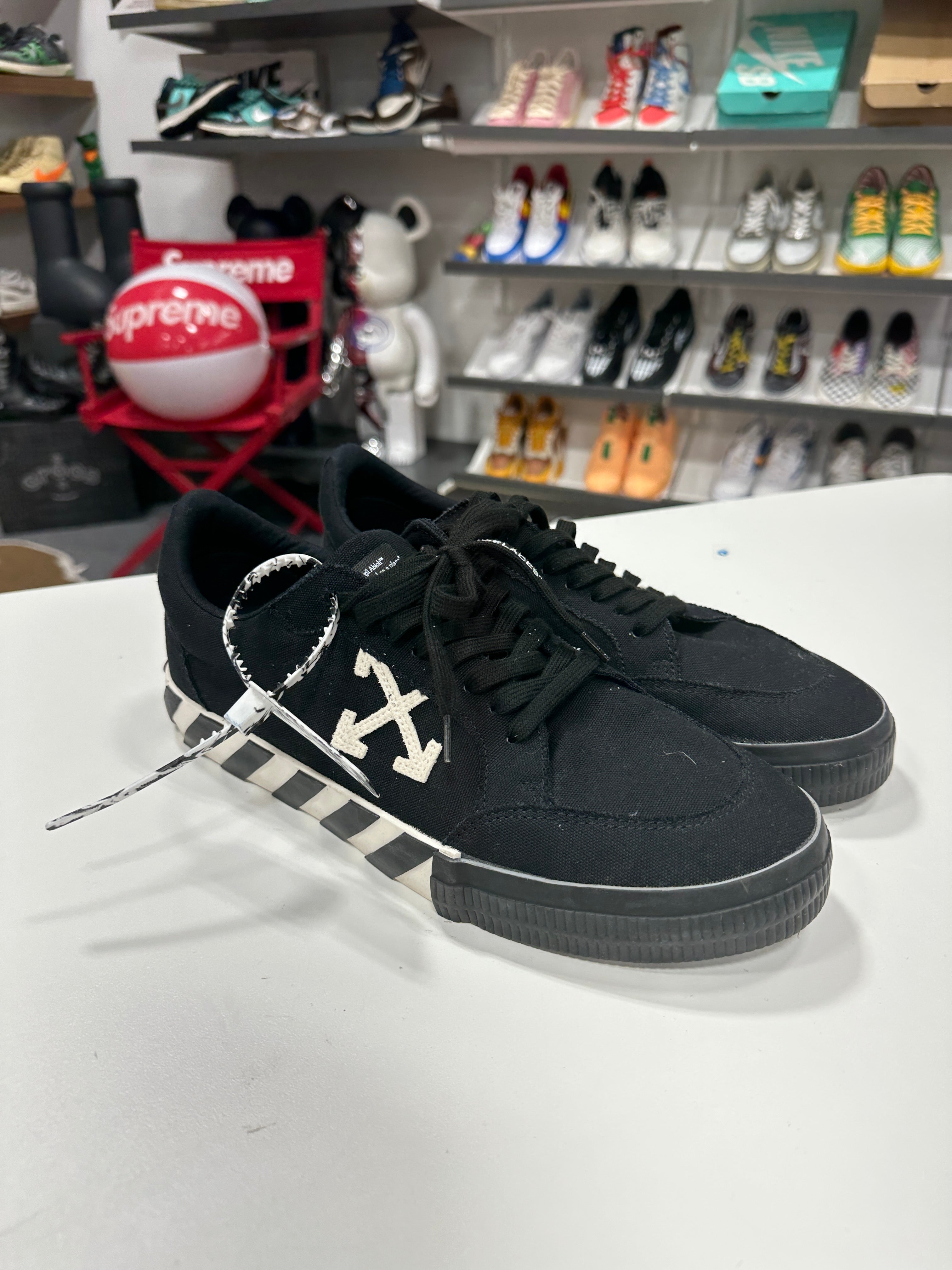 OFF-WHITE Vulc Low Black White Arrow Sz 12 (45) NO BOX