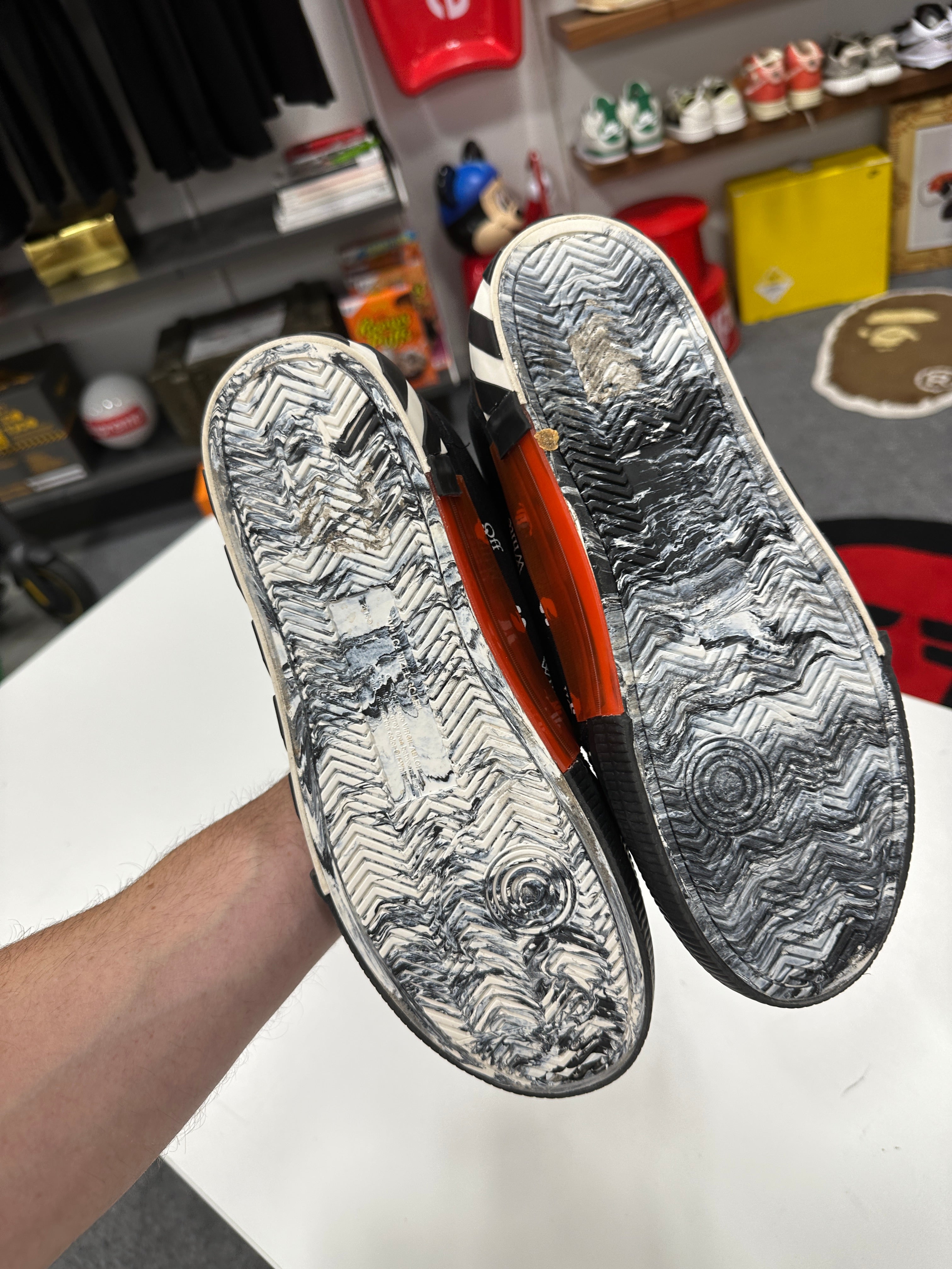 OFF-WHITE Vulc Low Black White Arrow Sz 12 (45) NO BOX