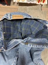 Load image into Gallery viewer, Vintage Wrangler Flannel Lined Jeans Sz 5x32
