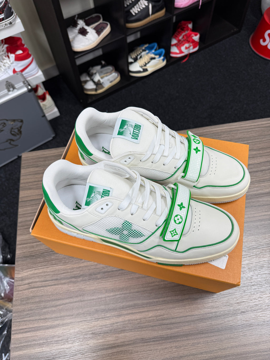 Louis Vuitton Trainer Green Mesh Sz LV 11 (Fits 12)