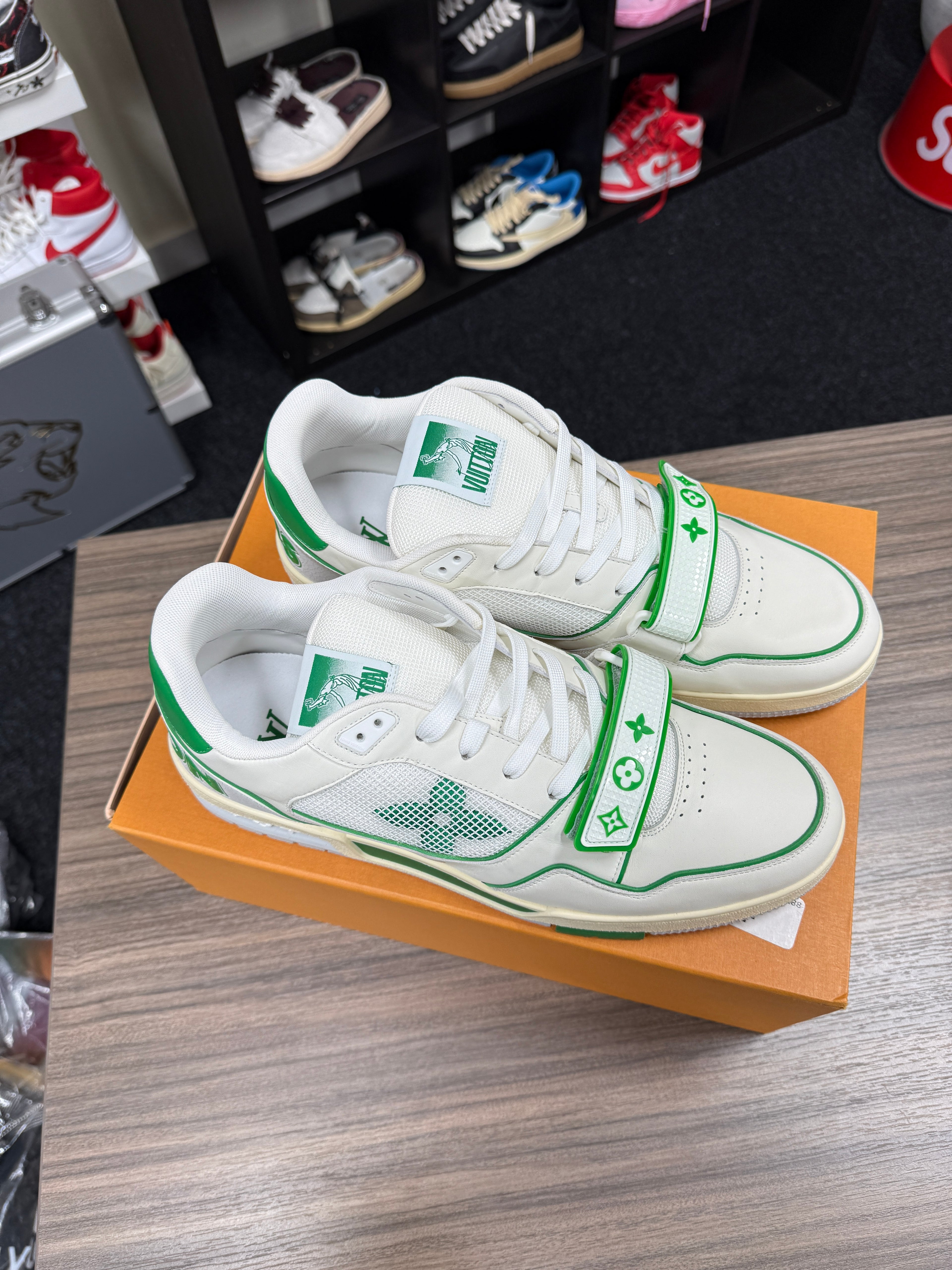 Louis Vuitton Trainer Green Mesh Sz LV 11 (Fits 12)